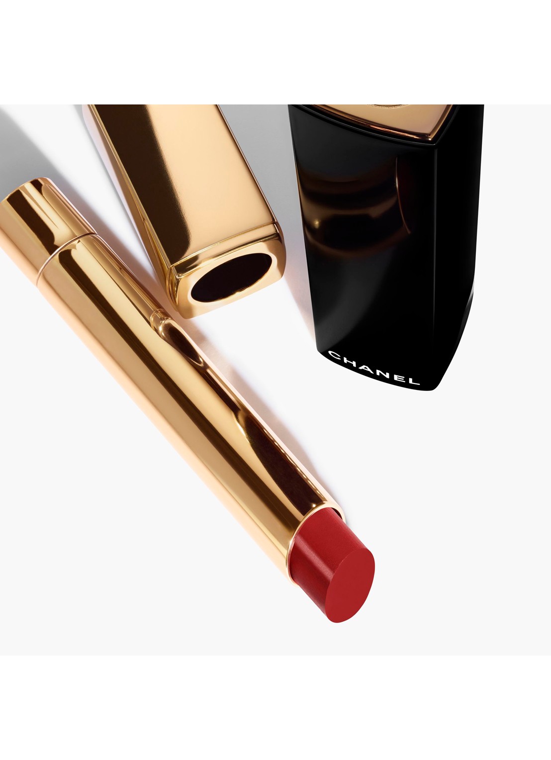 CHANEL BIJZONDER INTENSE LIPPENSTIFT. EXTRACT VAN LICHT EN VERZORGING. NAVULBAAR - achterkant 868 rouge excessif 