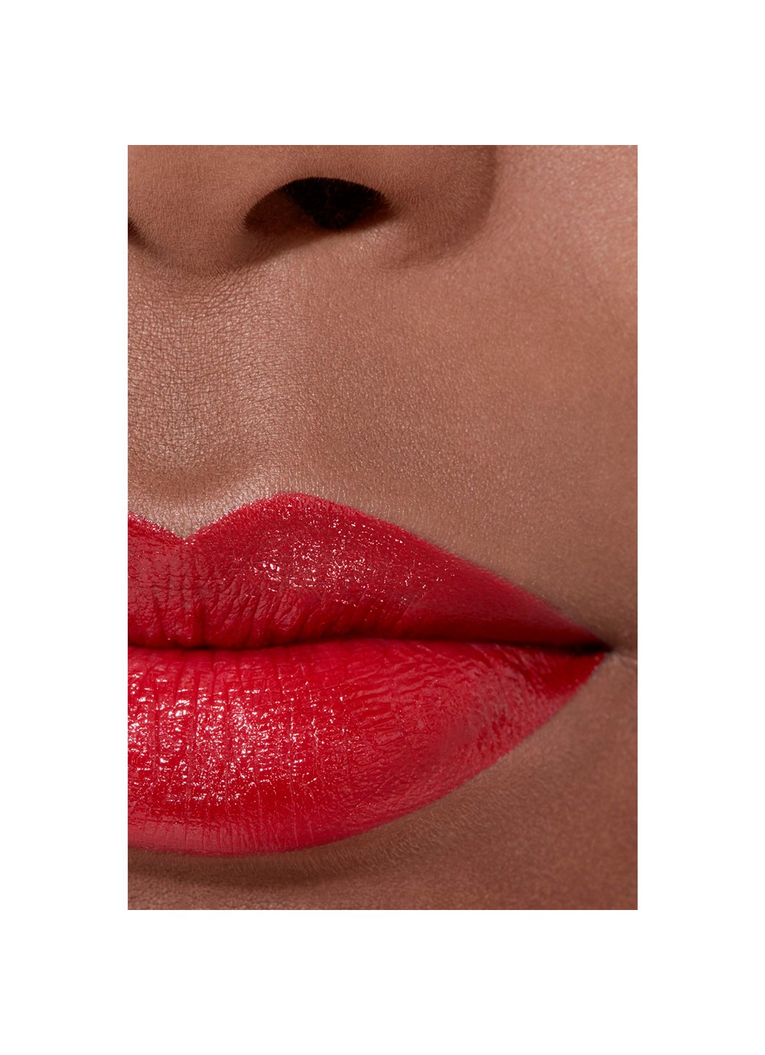 CHANEL BIJZONDER INTENSE LIPPENSTIFT. EXTRACT VAN LICHT EN VERZORGING - detail 4 854 rouge puissant