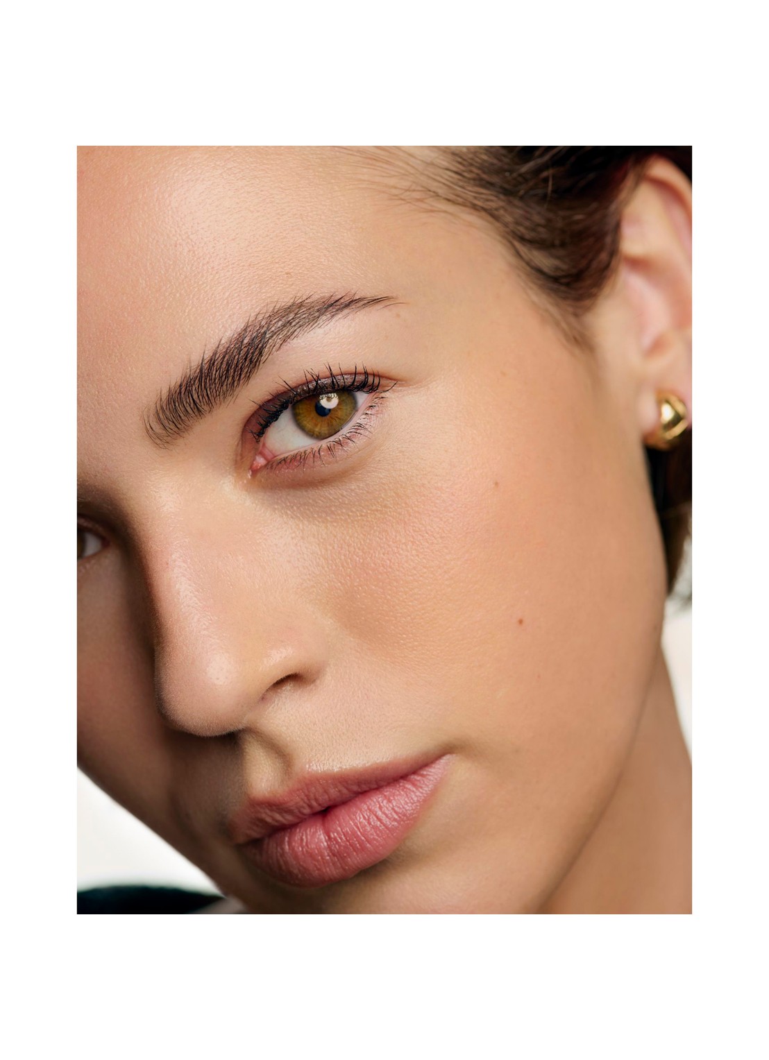 CHANEL CRÈMEGEL MET ZONOVERGOTEN FINISH. NATUURLIJKE HEALTHY GLOW MET ZONGEBRUIND EFFECT. - detail 5 soleil tan bronze