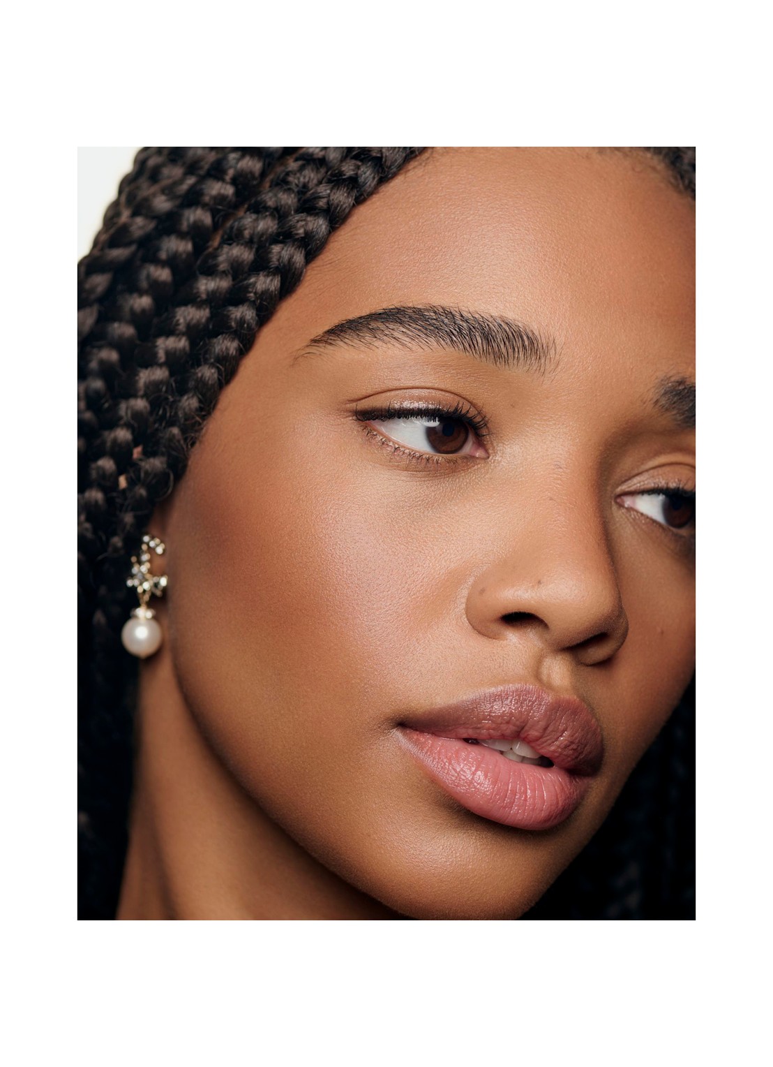 CHANEL CRÈMEGEL MET ZONOVERGOTEN FINISH. NATUURLIJKE HEALTHY GLOW MET ZONGEBRUIND EFFECT. - detail 5 soleil tan intense deep bronze
