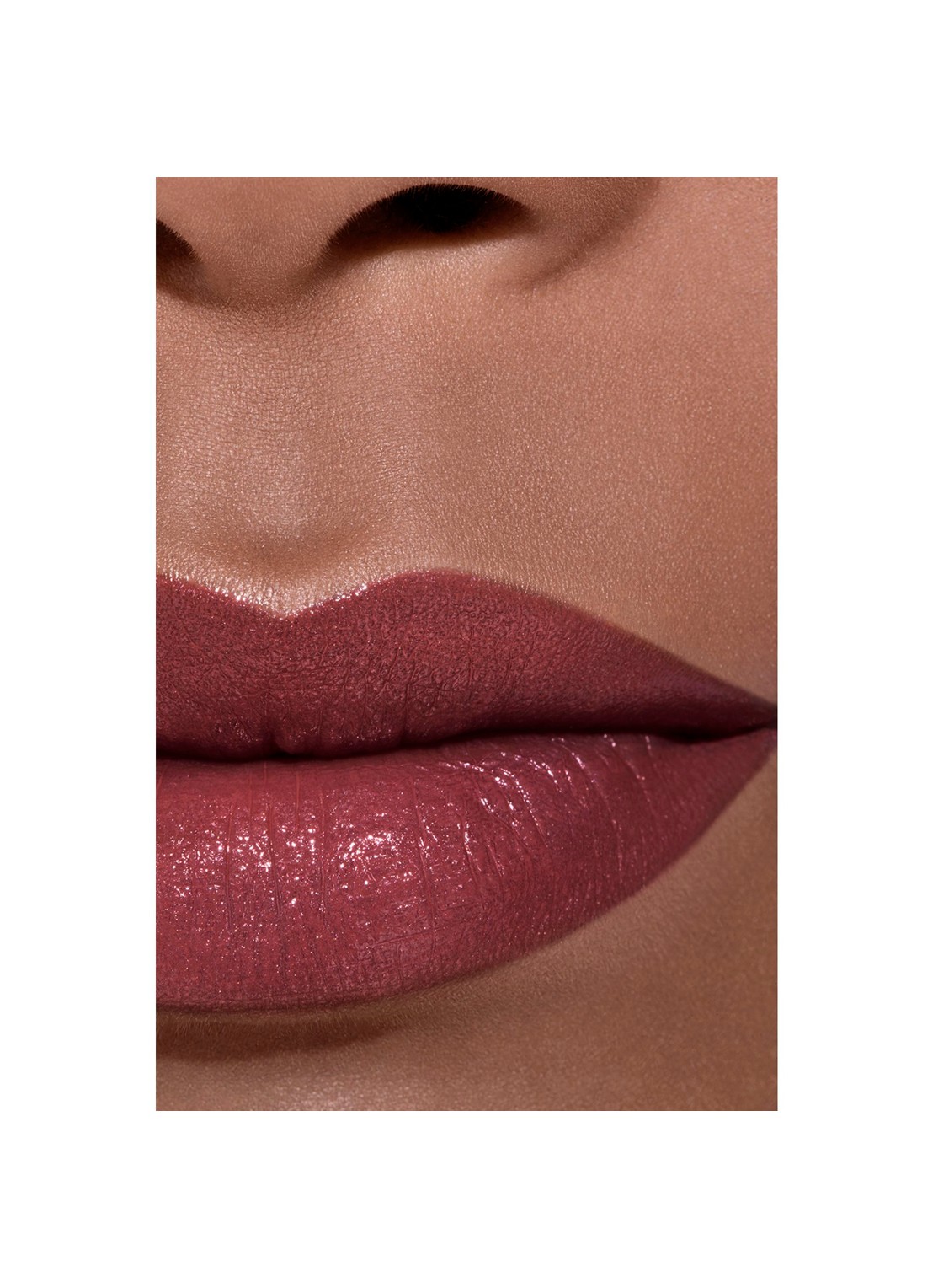 CHANEL DE LANGHOUDENDE HYDRATERENDE EN GLADSTRIJKENDE VERZORGENDE LIPPENSTIFT MET SATIJNGLANS - detail 4 134 édimbourg