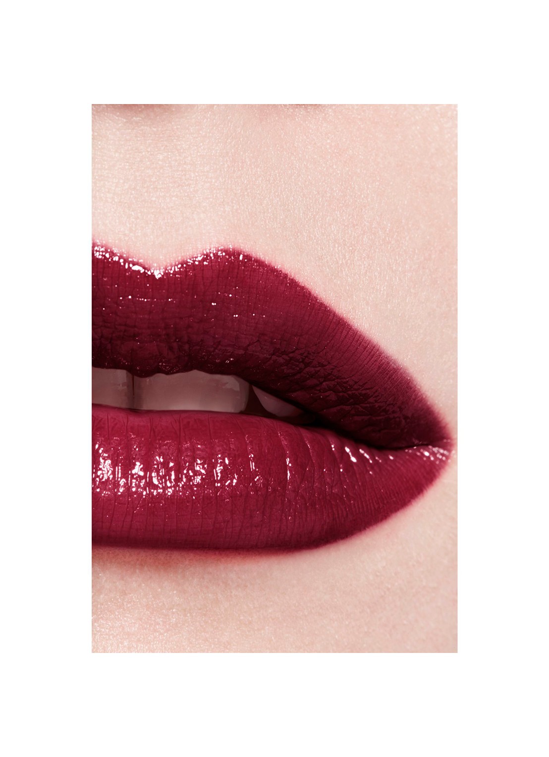 CHANEL DE LANGHOUDENDE HYDRATERENDE EN GLADSTRIJKENDE VERZORGENDE LIPPENSTIFT MET SATIJNGLANS - detail 7 140 rotonde