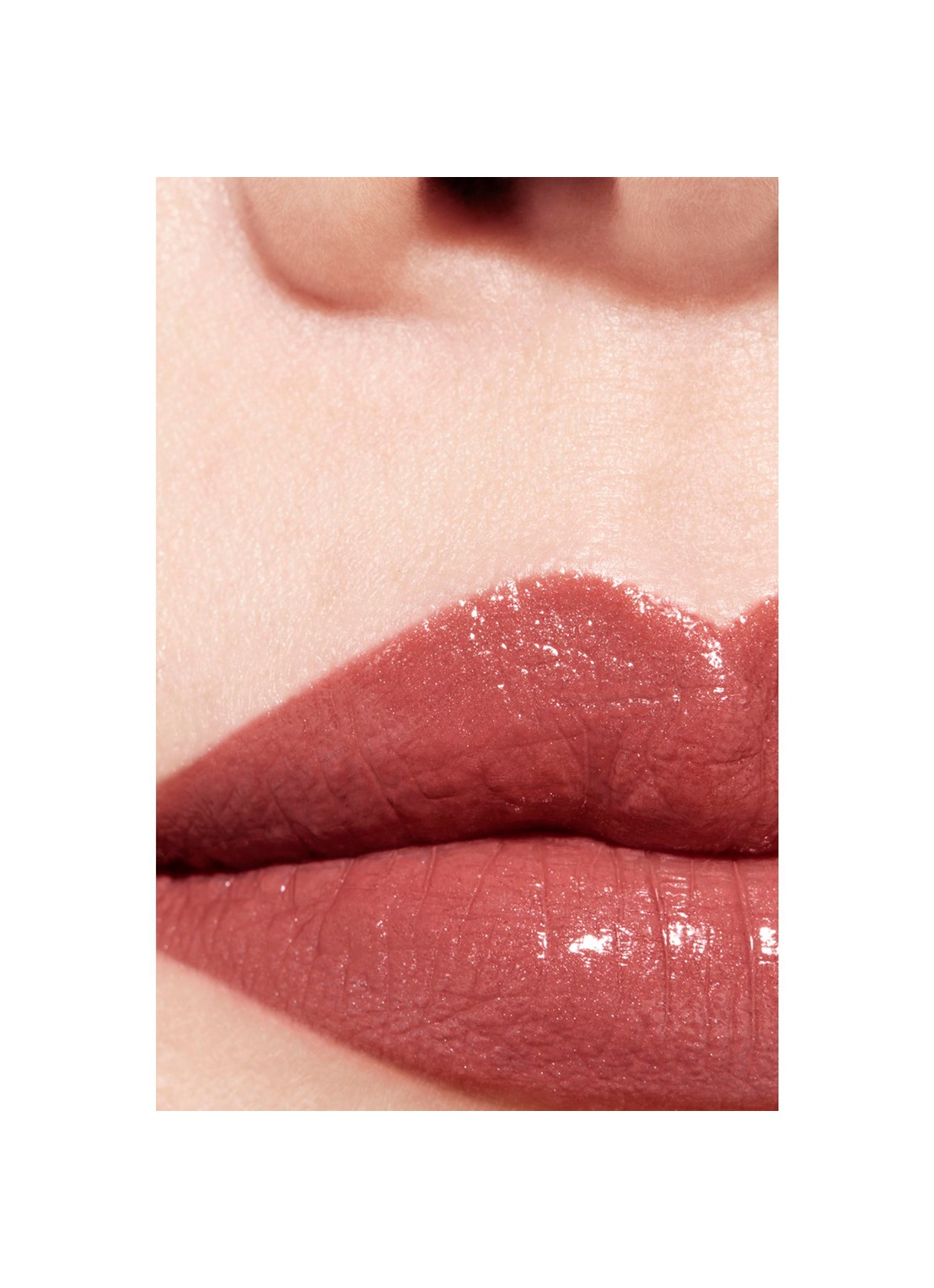 CHANEL DE LANGHOUDENDE HYDRATERENDE EN GLADSTRIJKENDE VERZORGENDE LIPPENSTIFT MET SATIJNGLANS - detail 5 105 mayfair