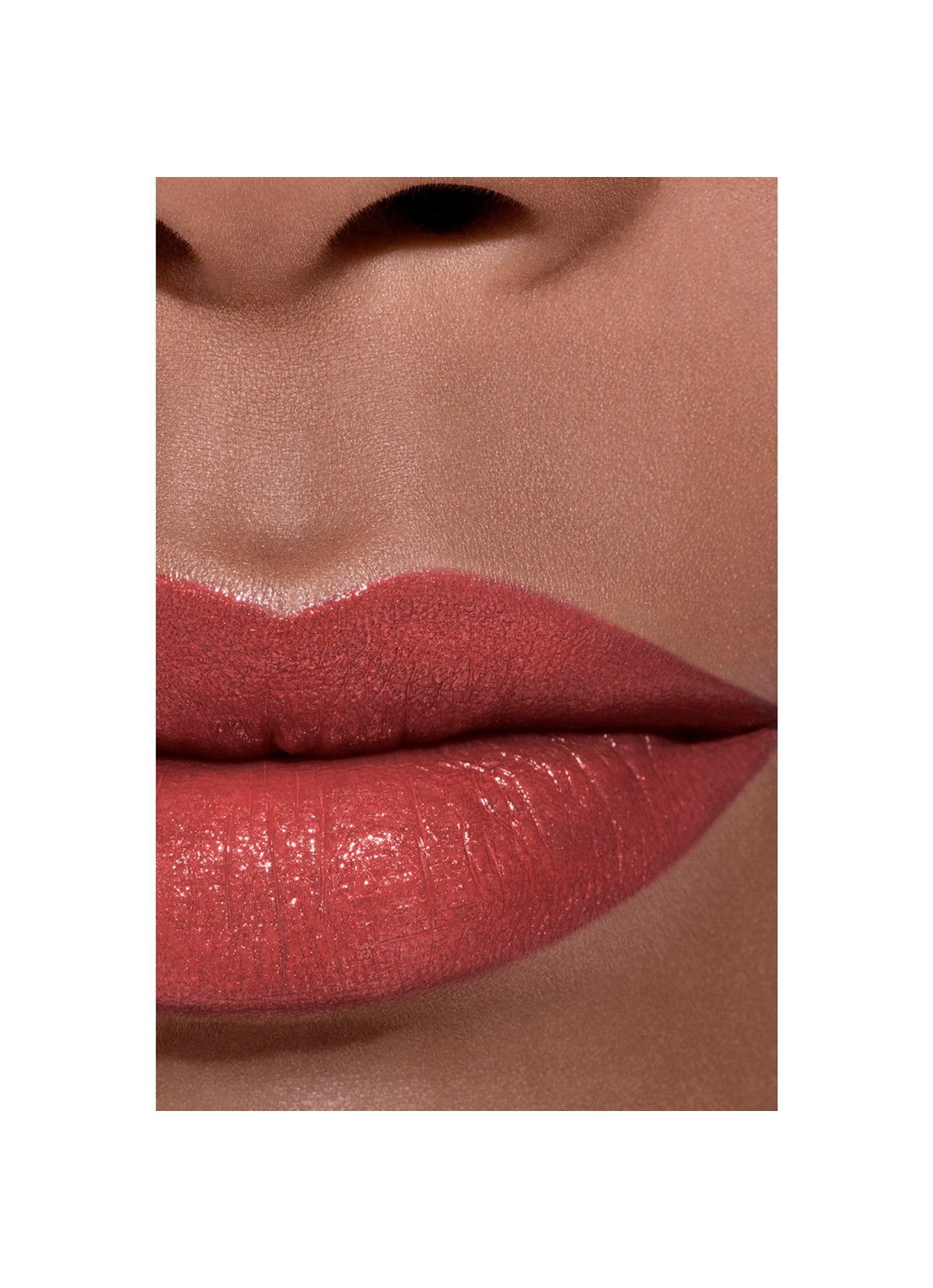 CHANEL DE LANGHOUDENDE HYDRATERENDE EN GLADSTRIJKENDE VERZORGENDE LIPPENSTIFT MET SATIJNGLANS - detail 6 115 biarritz