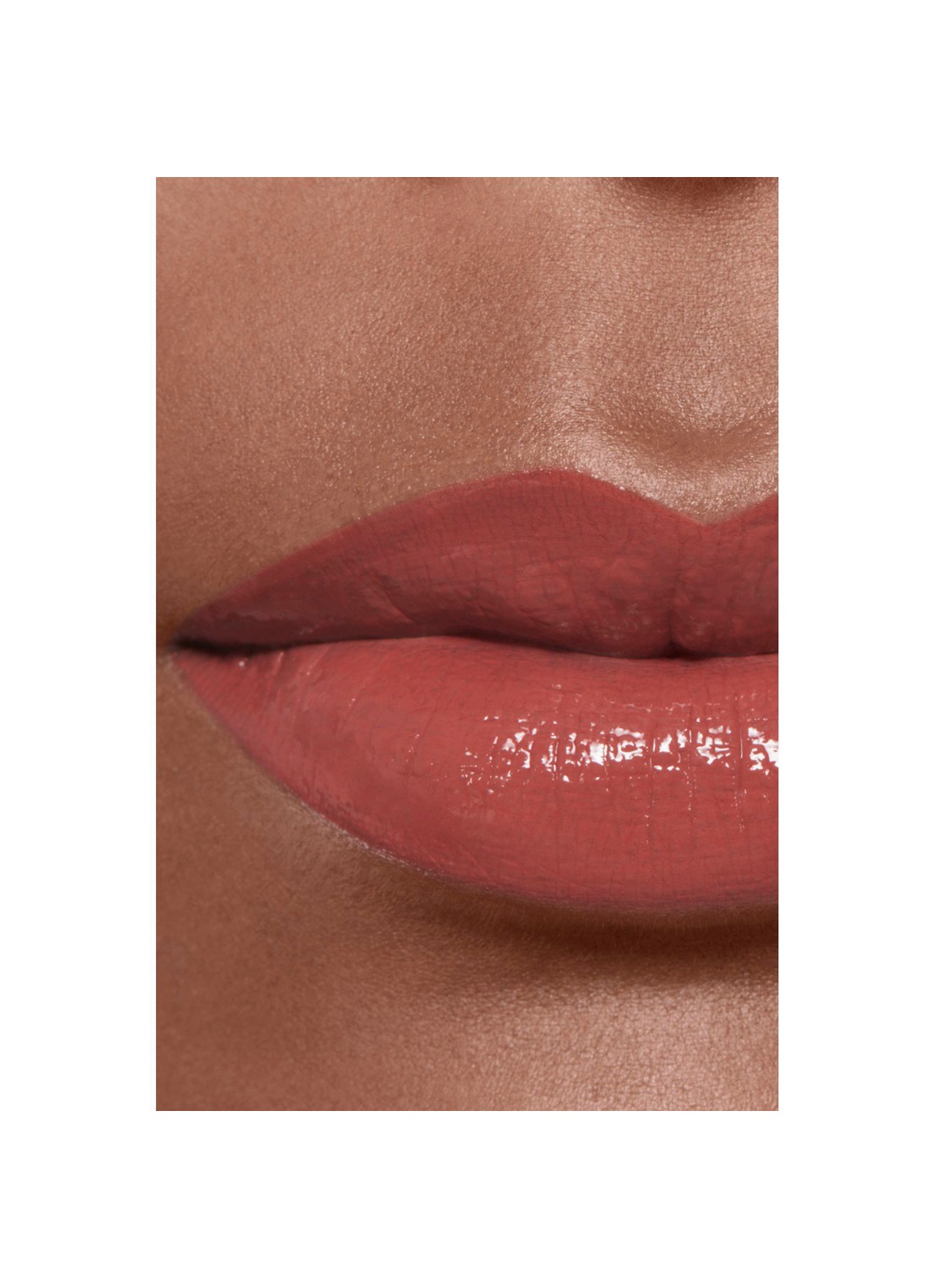 CHANEL DE UITERST LANGHOUDENDE GLANZENDE VLOEIBARE LIPPENSTIFT - detail 5 63 ultimate 