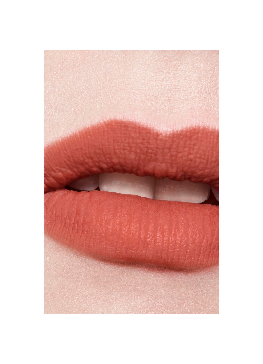 CHANEL DE ULTRA-LANGHOUDENDE INTENS MATTE VLOEIBARE LIPPENSTIFT - detail 6 238 émotive