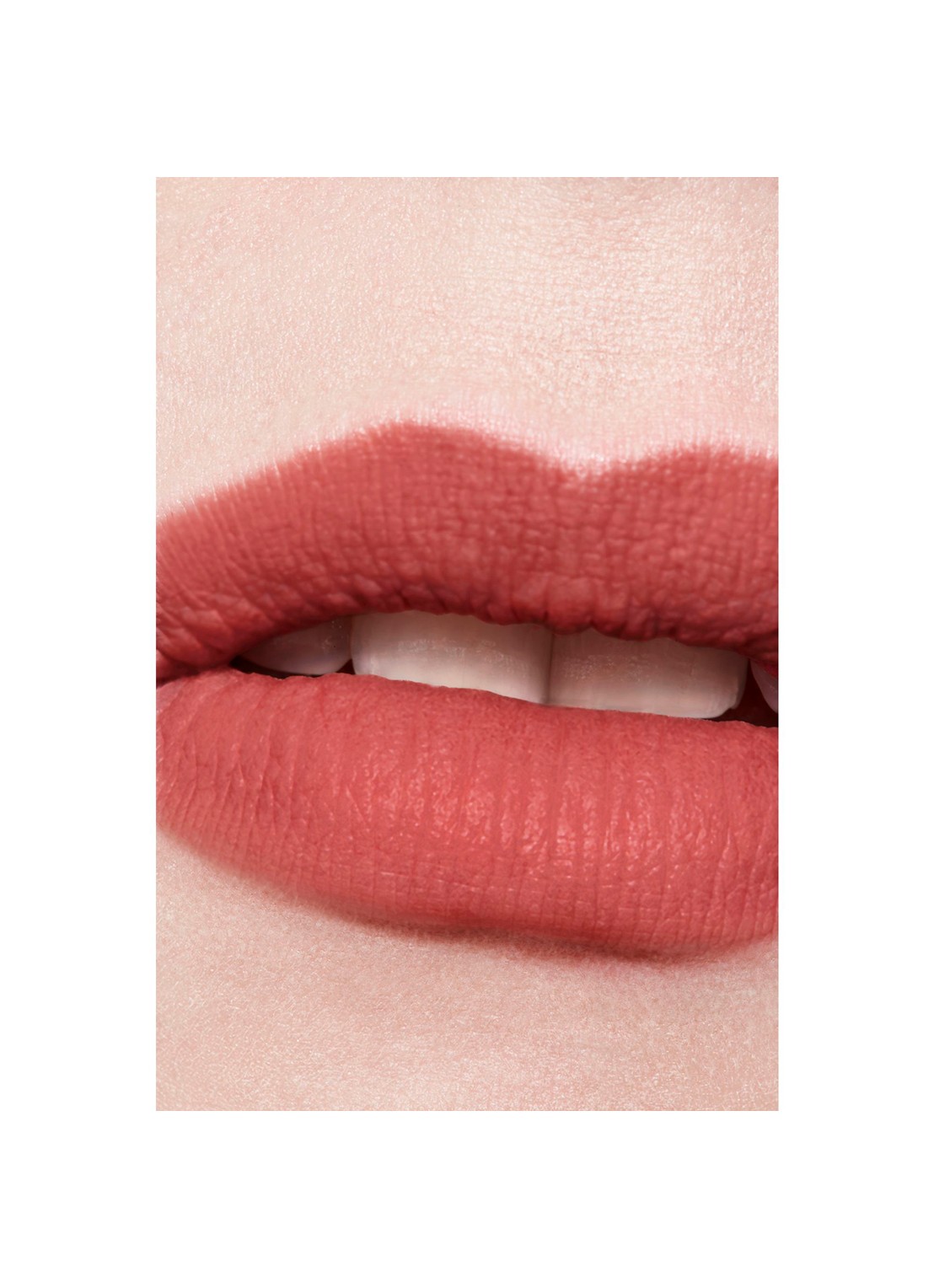 CHANEL DE ULTRA-LANGHOUDENDE INTENS MATTE VLOEIBARE LIPPENSTIFT - detail 6 242 saisissante