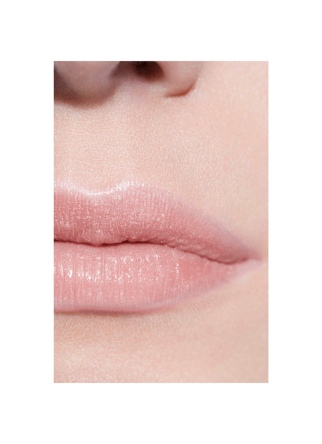 CHANEL DE VERFRAAIENDE HYDRATERENDE GETINTE BALSEM MET INTENSITEIT OP MAAT - detail 6 912 dreamy white