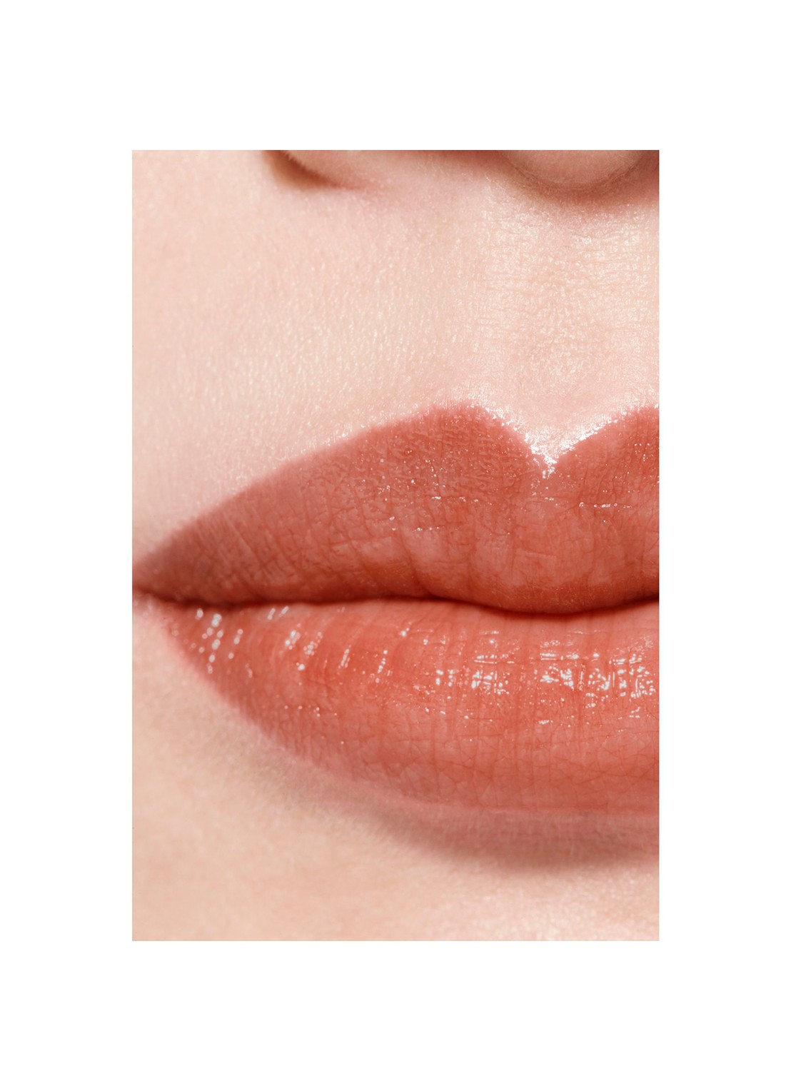 CHANEL DE VERFRAAIENDE HYDRATERENDE GETINTE BALSEM MET INTENSITEIT OP MAAT - detail 3 914 natural charm