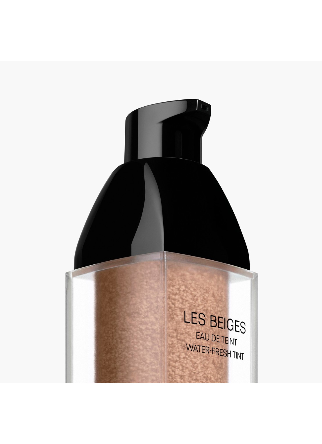 CHANEL FRIS FOUNDATIONWATER MET MICROBOLLETJES PIGMENTEN. NUDE EFFECT OP DE HUID. NATUURLIJK STRALENDE TEINT - detail 3 light deep 