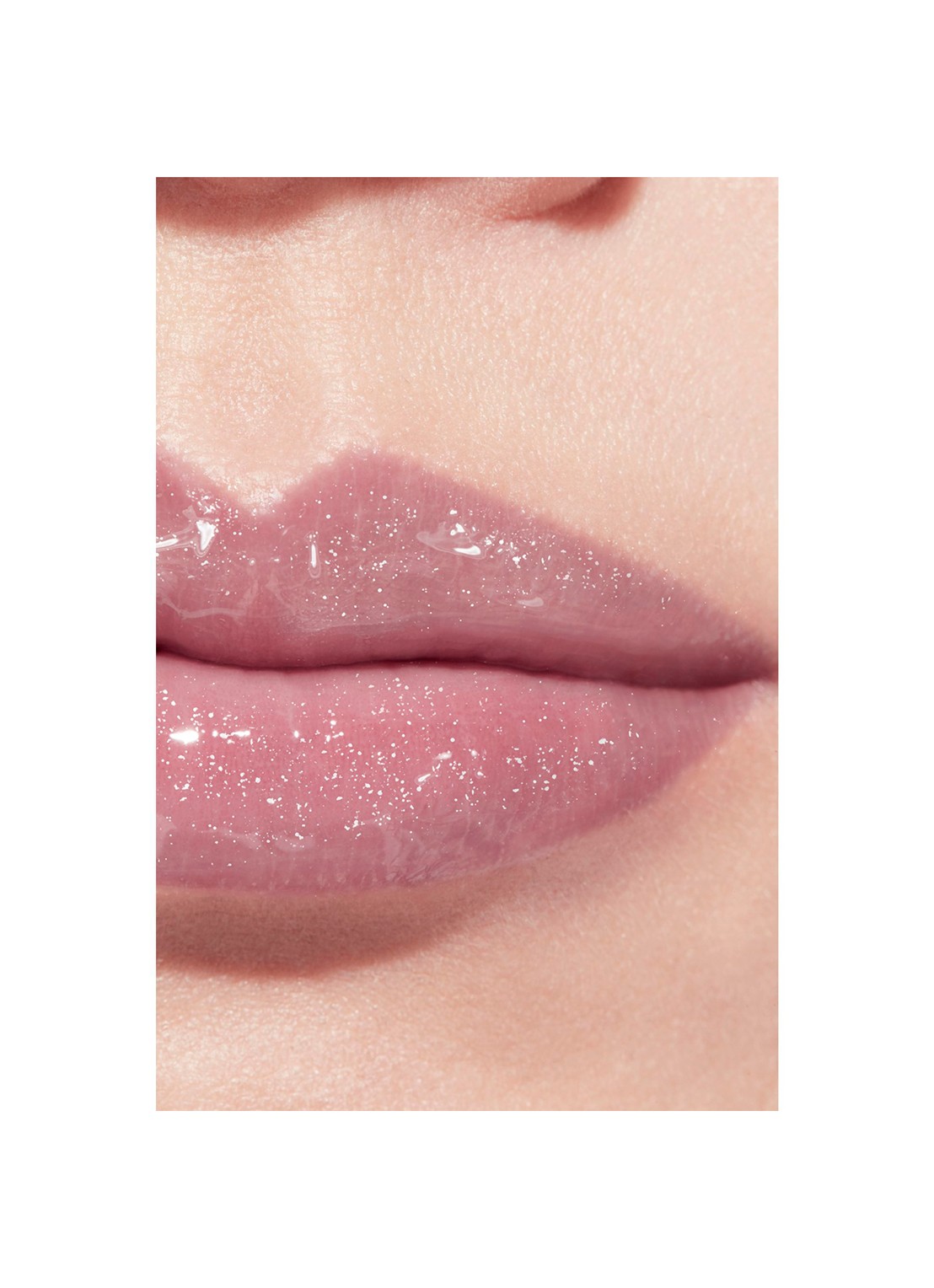 CHANEL HYDRATERENDE EN GLADSTRIJKENDE HOOGGLANS GLOSS - detail 4 450 infiniment