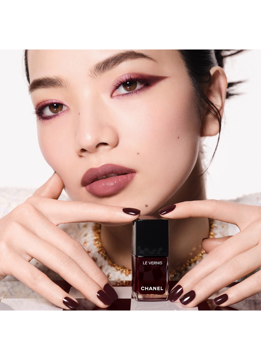 CHANEL LANGHOUDENDE KLEUR EN GLANS - detail 5 397 rouge noir