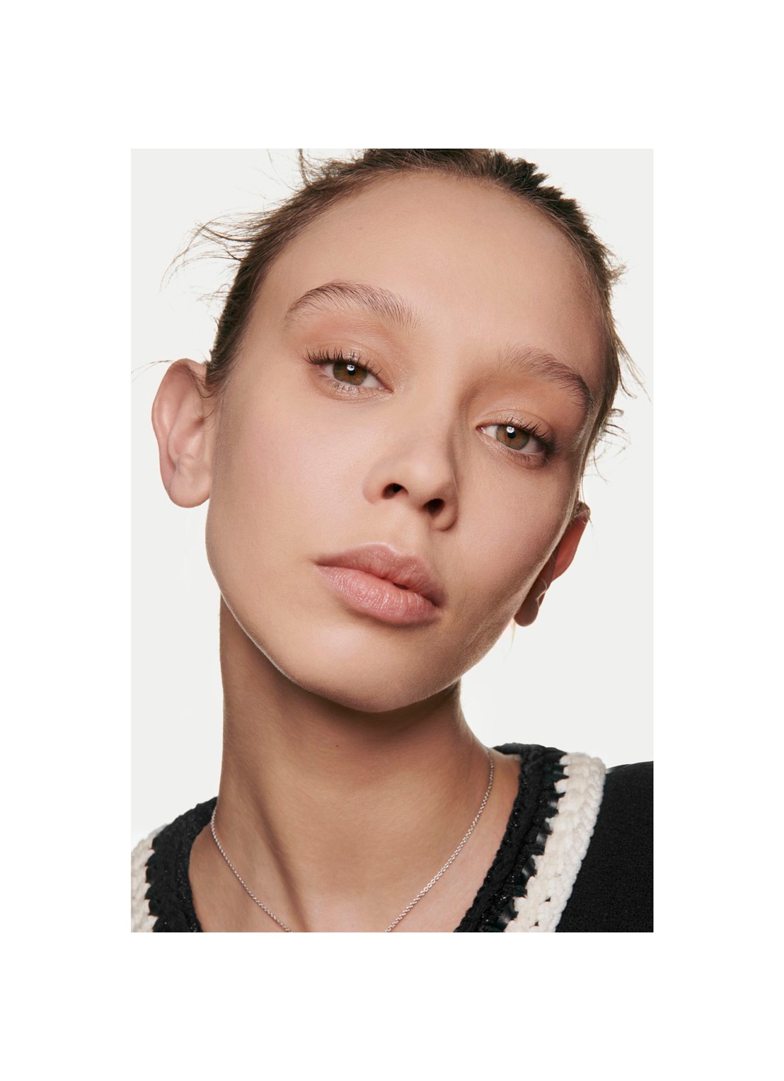 CHANEL LANGHOUDENDE UITERST COMFORTABELE COMPACTE FOUNDATION MET PERFECTE FINISH - detail 4 b30
