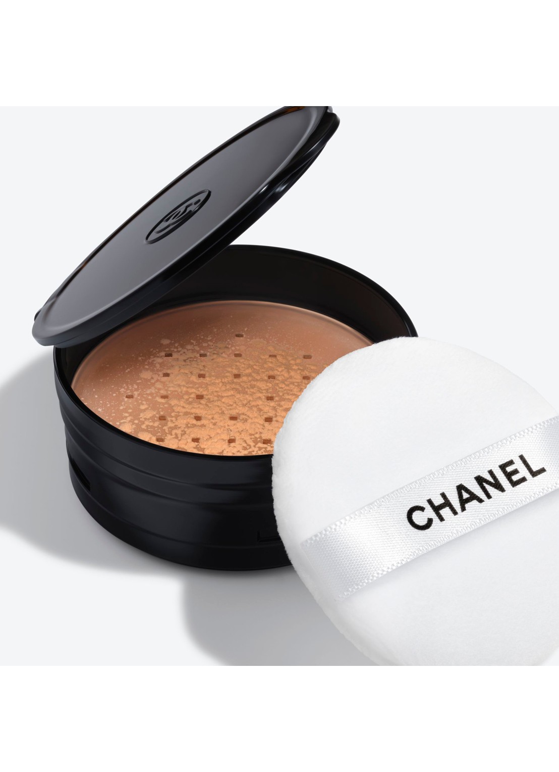 CHANEL LOS POEDER MET EEN NATUURLIJKE FINISH. REISFORMAAT - detail 3 121 golden deep 
