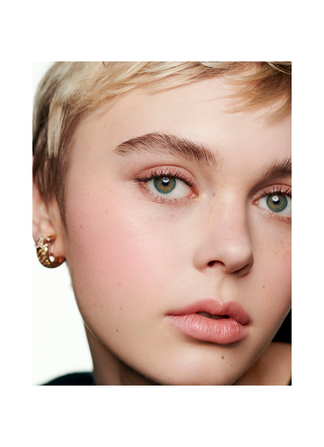 CHANEL POEDERBLUSH - detail 6 72 rose initial 