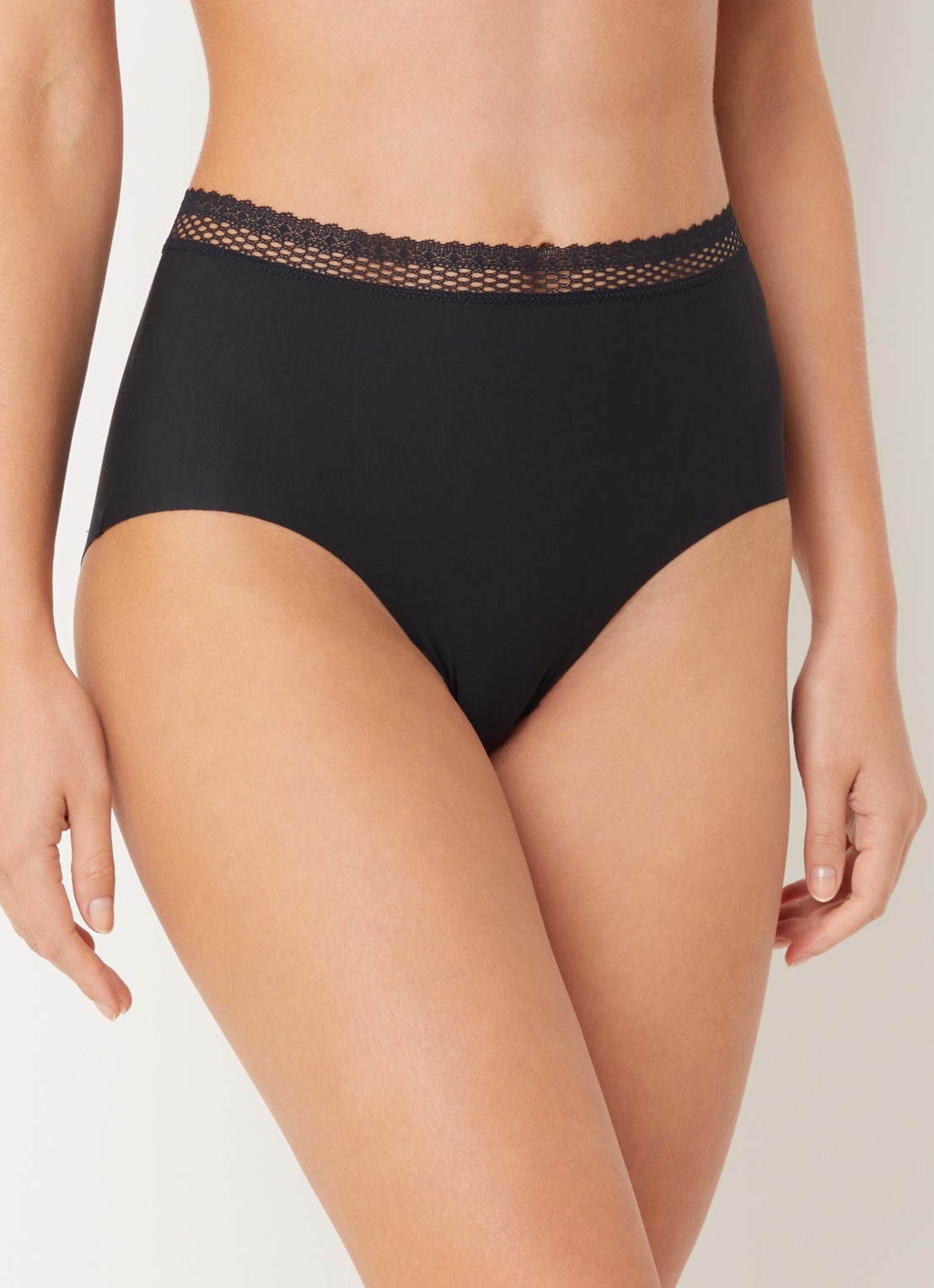 Chantelle Cozy Chic slip met kant - voorkant 4 zwart