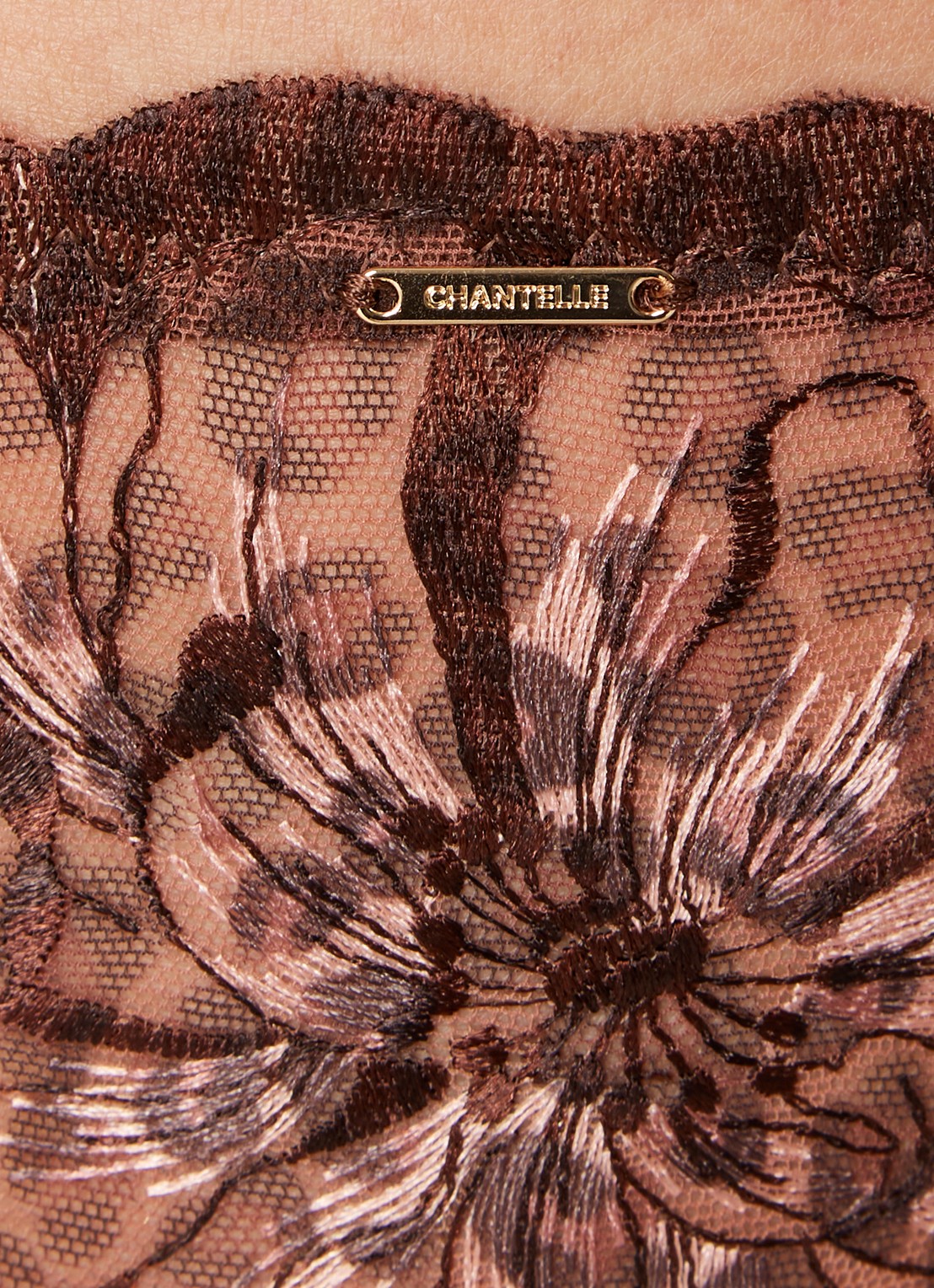 Chantelle Fleurs tanga van kant - detail 7 donkerbruin