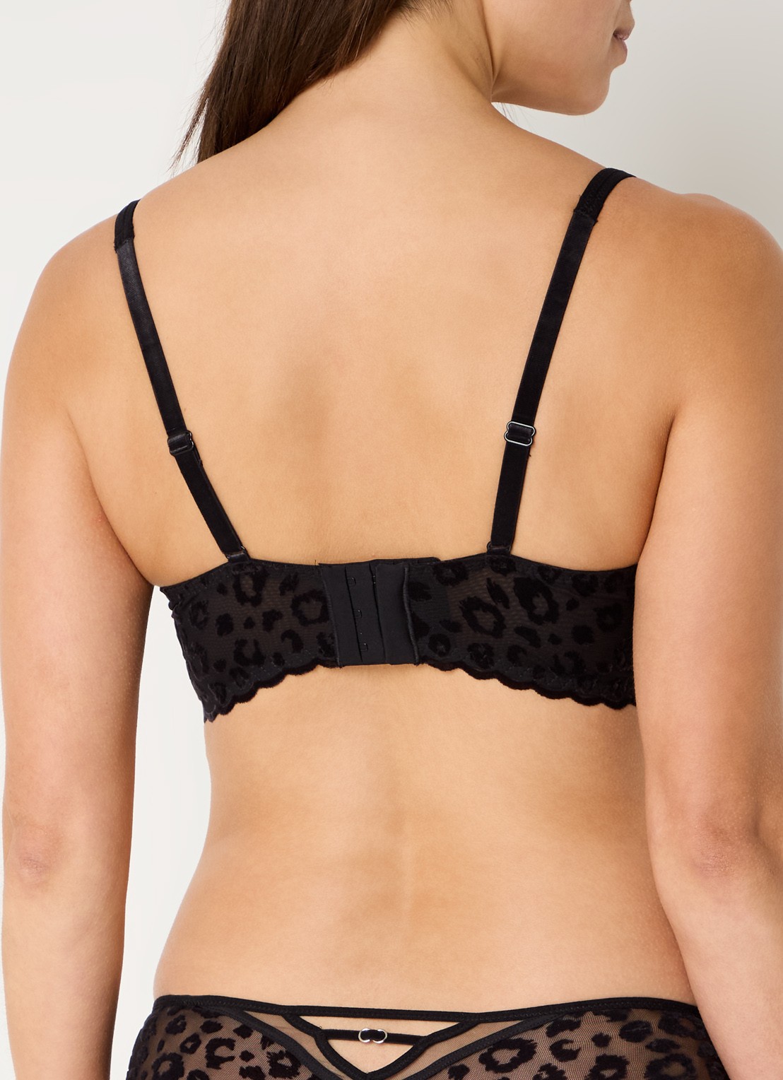 Chantelle Girls voorgevormde beugel bh met overlay van mesh - achterkant zwart
