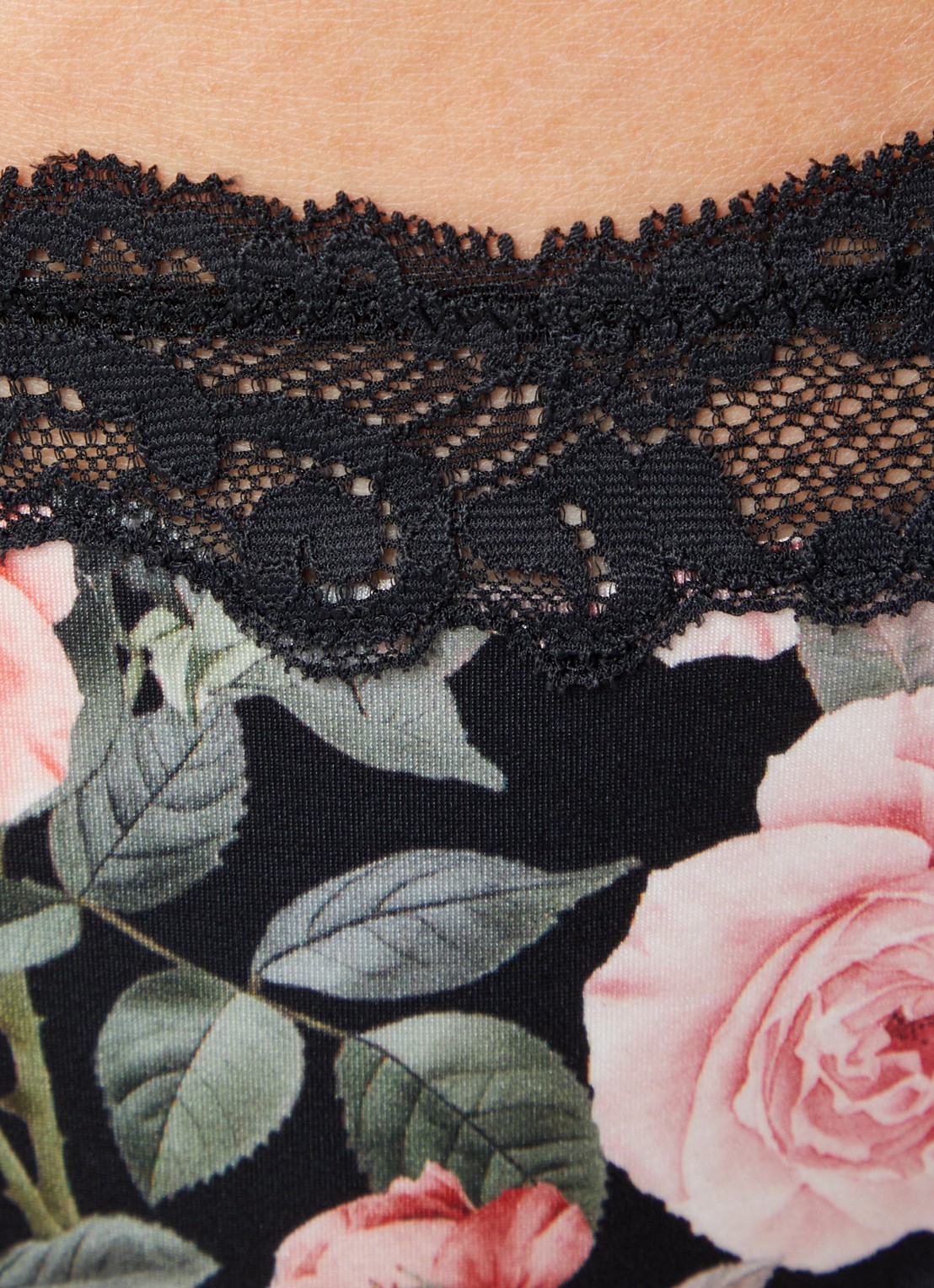 Chantelle Li On tanga van kant met bloemenprint - detail 3 zwart