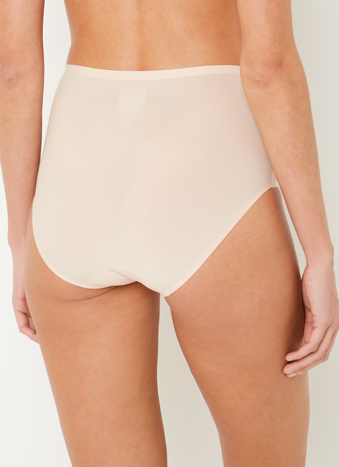 Chantelle One-size-fits-all high waisted naadloze slip - achterkant 5 beige