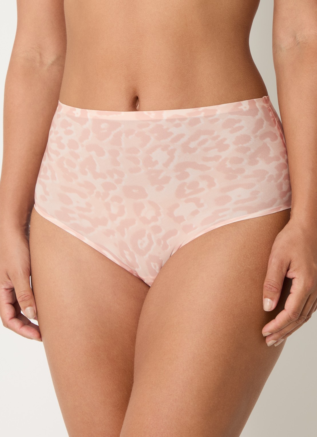 Chantelle One-size-fits-all high waisted naadloze slip - voorkant 2 abrikoos