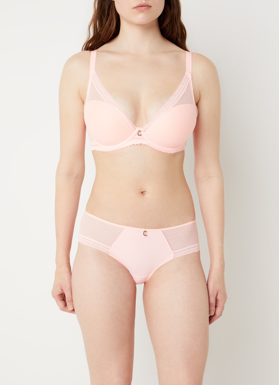 Chantelle Romance beugel bh met overlay van kant - detail 4 abrikoos