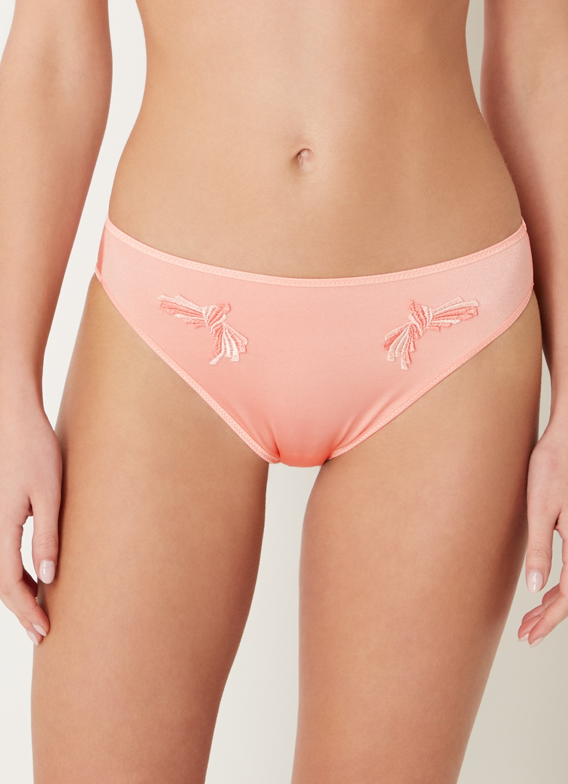 Chantelle Slip met borduring - detail 3 zalmroze