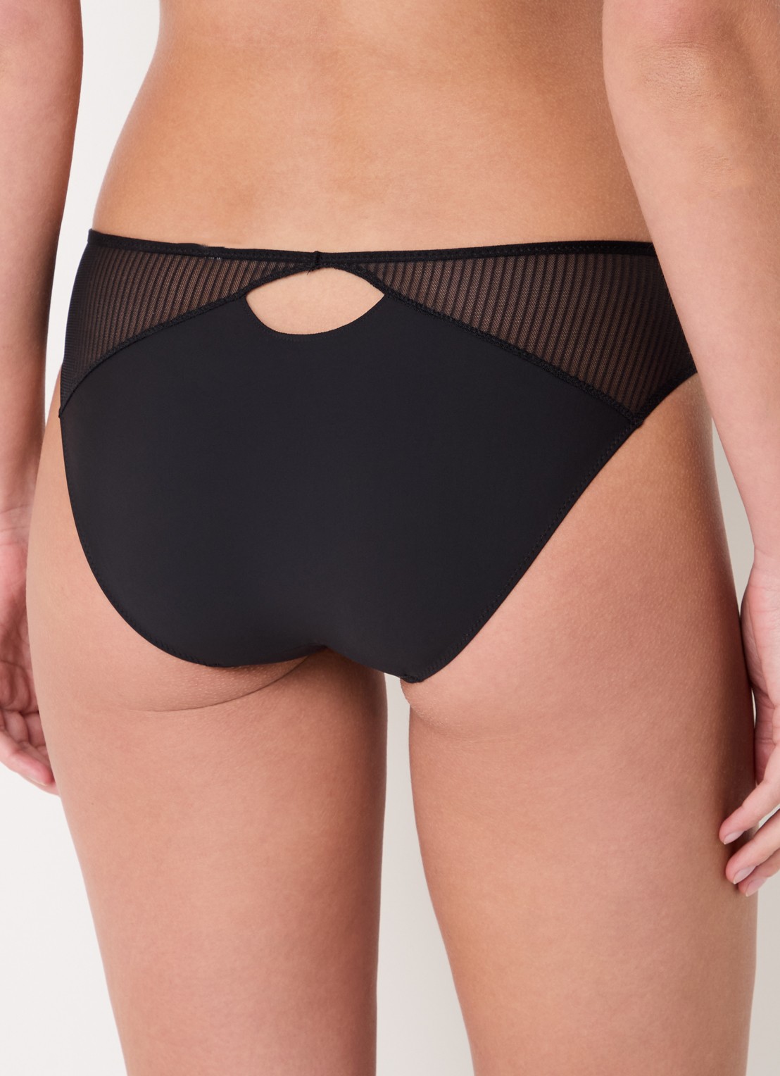 Chantelle Slip met borduring - achterkant 3 zwart