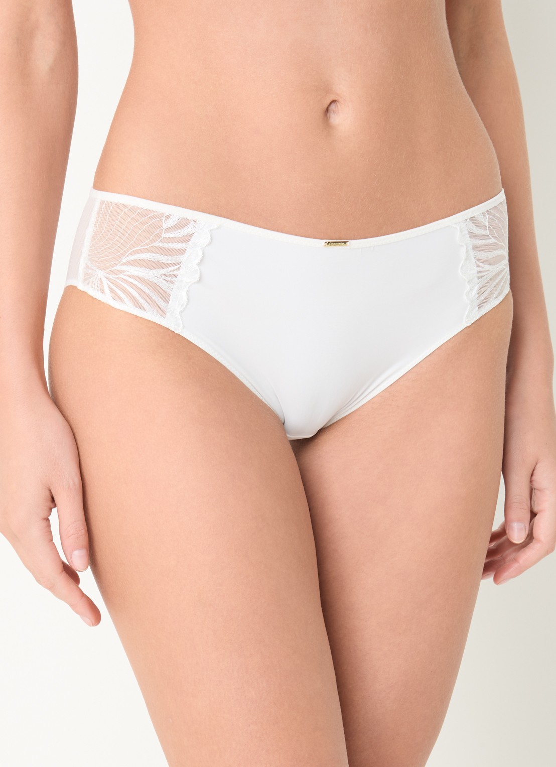 Chantelle Slip met borduring - detail gebroken wit