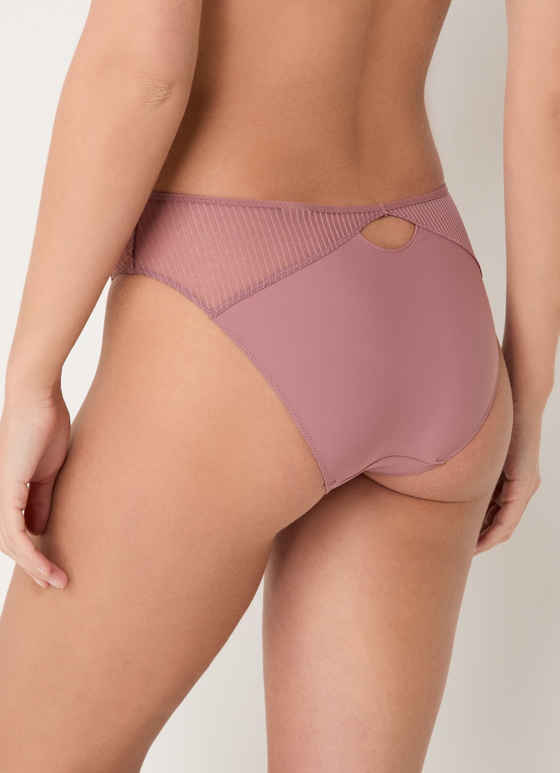 Chantelle Slip met borduring - achterkant 5 oudroze