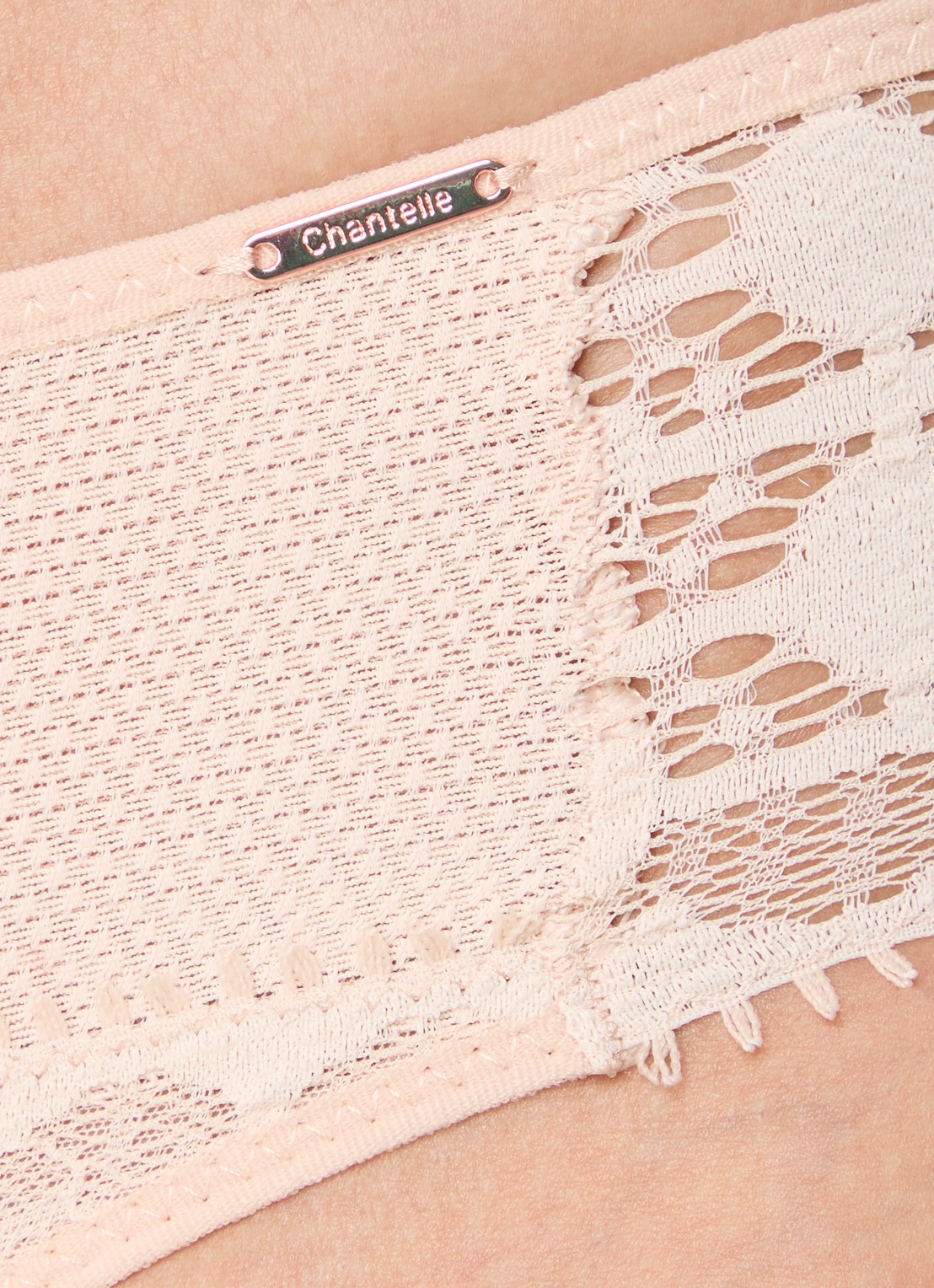 Chantelle Slip met kant - detail 2 beige