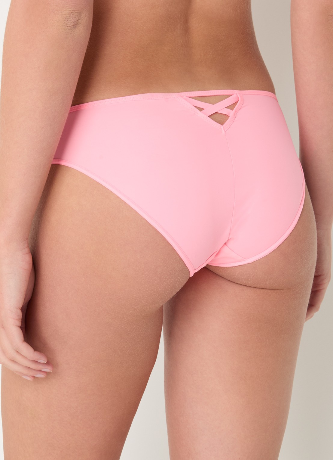 Chantelle Slip met mesh en borduring - achterkant 5 neonroze