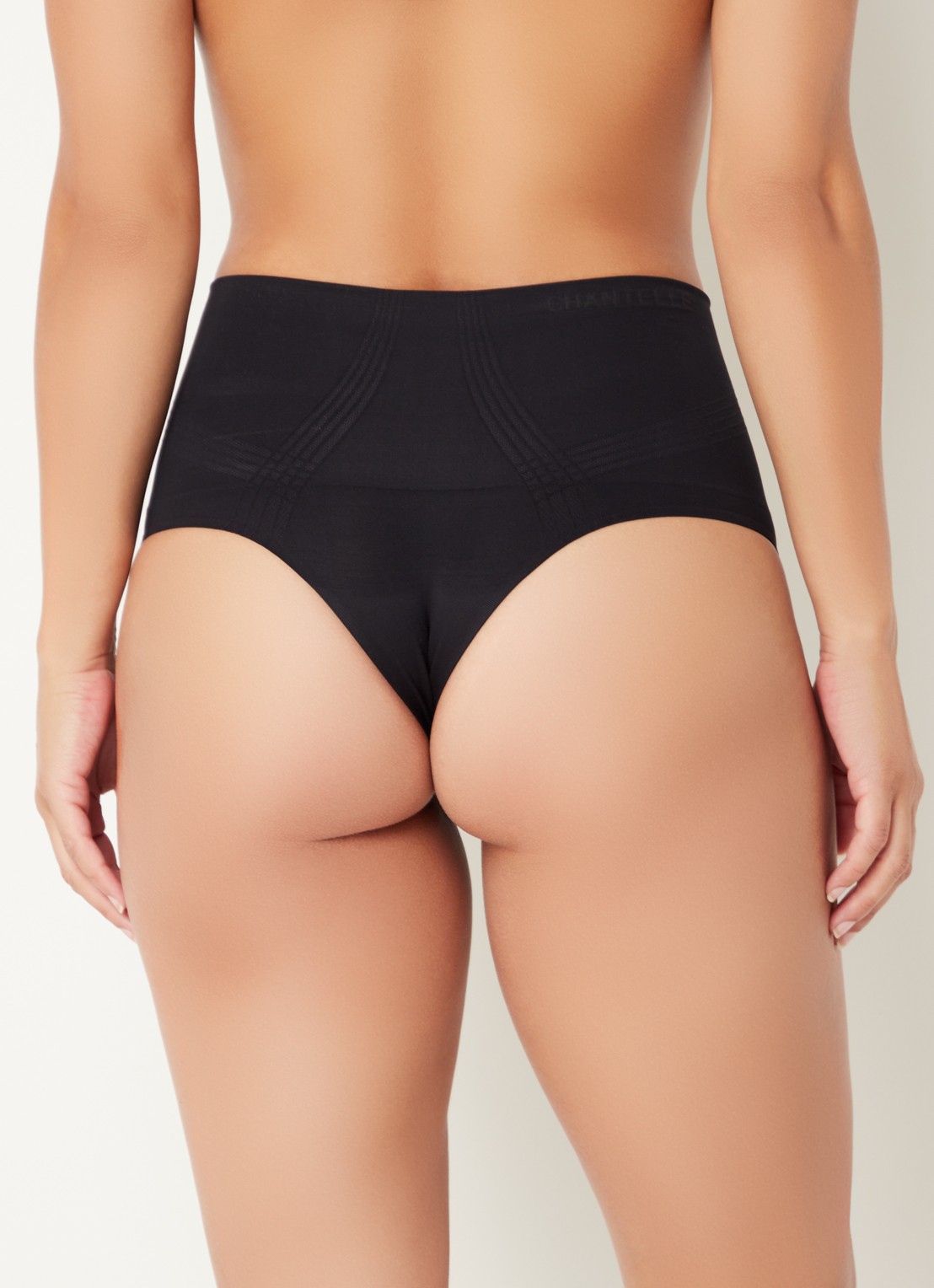 Chantelle Smooth Comfort high waisted corrigerende slip - achterkant 3 zwart