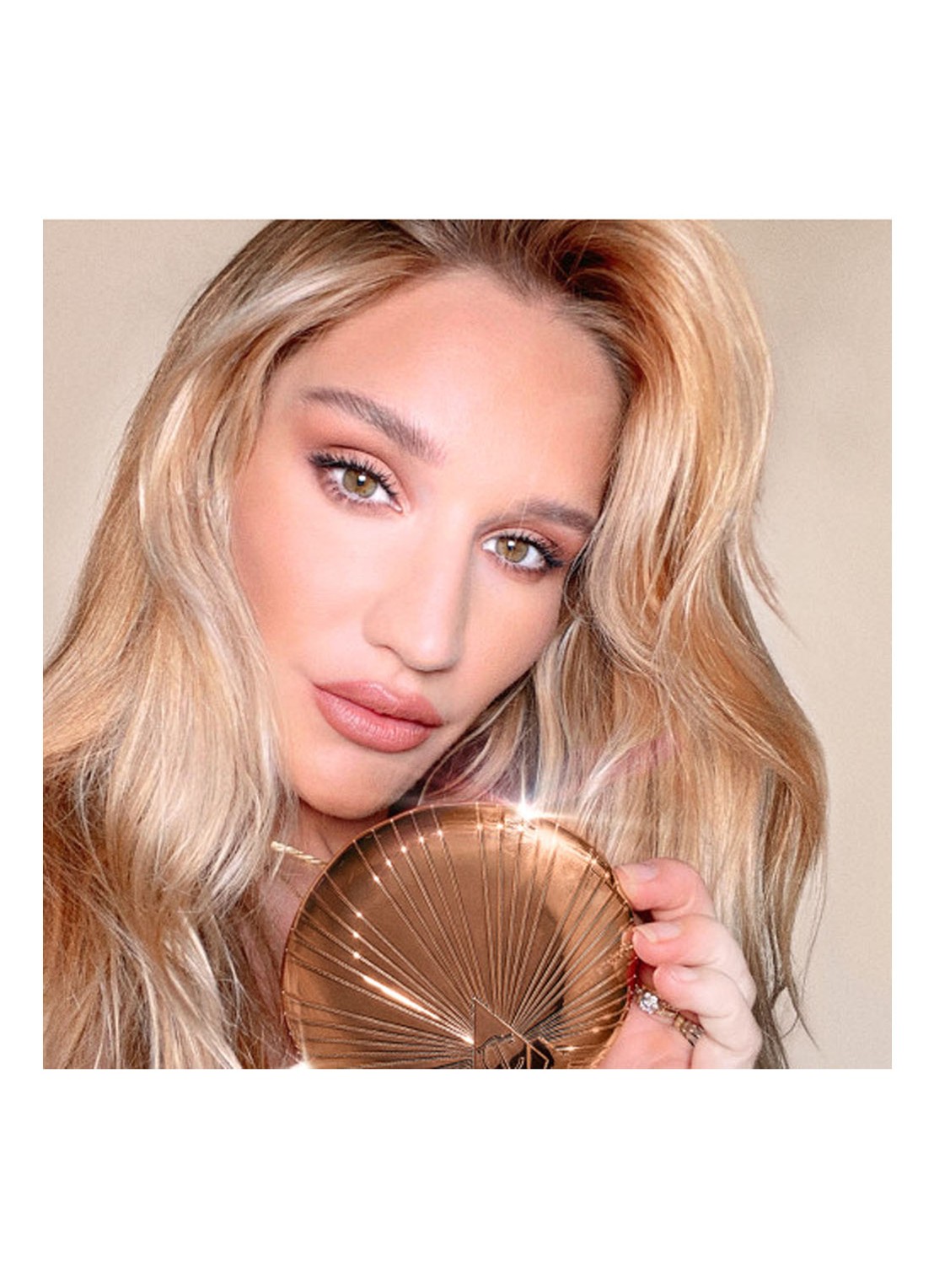 Charlotte Tilbury Airbrush Bronzer - detail 6 2 medium