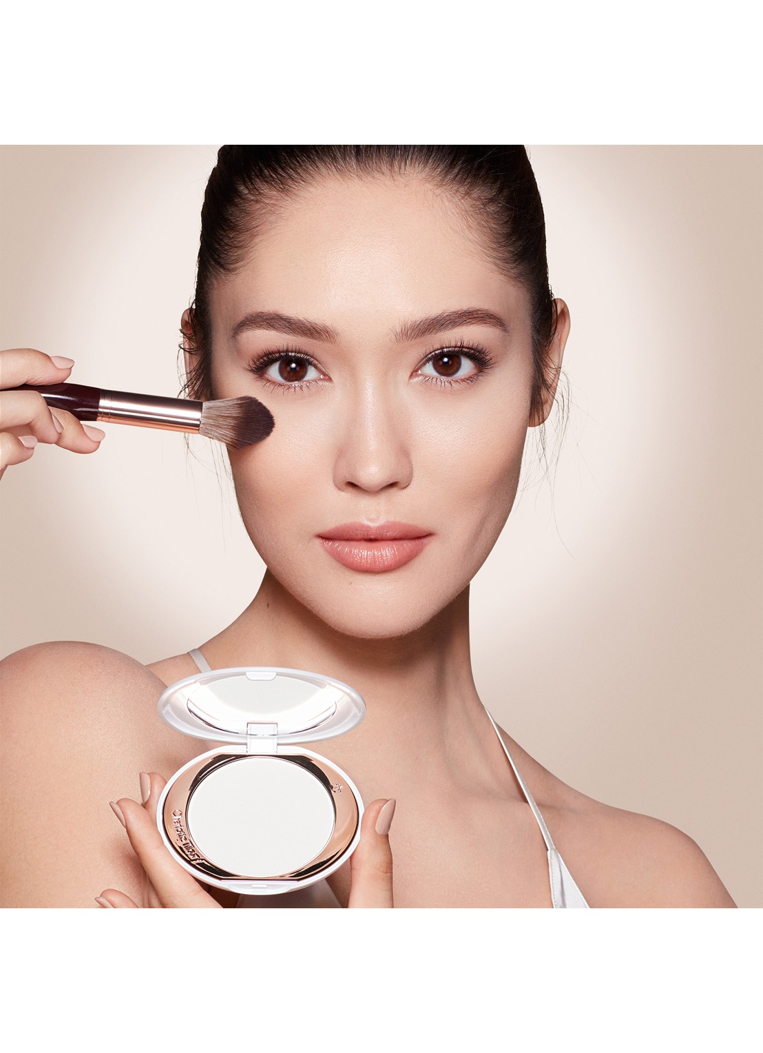 Charlotte Tilbury Airbrush Flawless Finish Powder - poeder - detail 6 fair/medium
