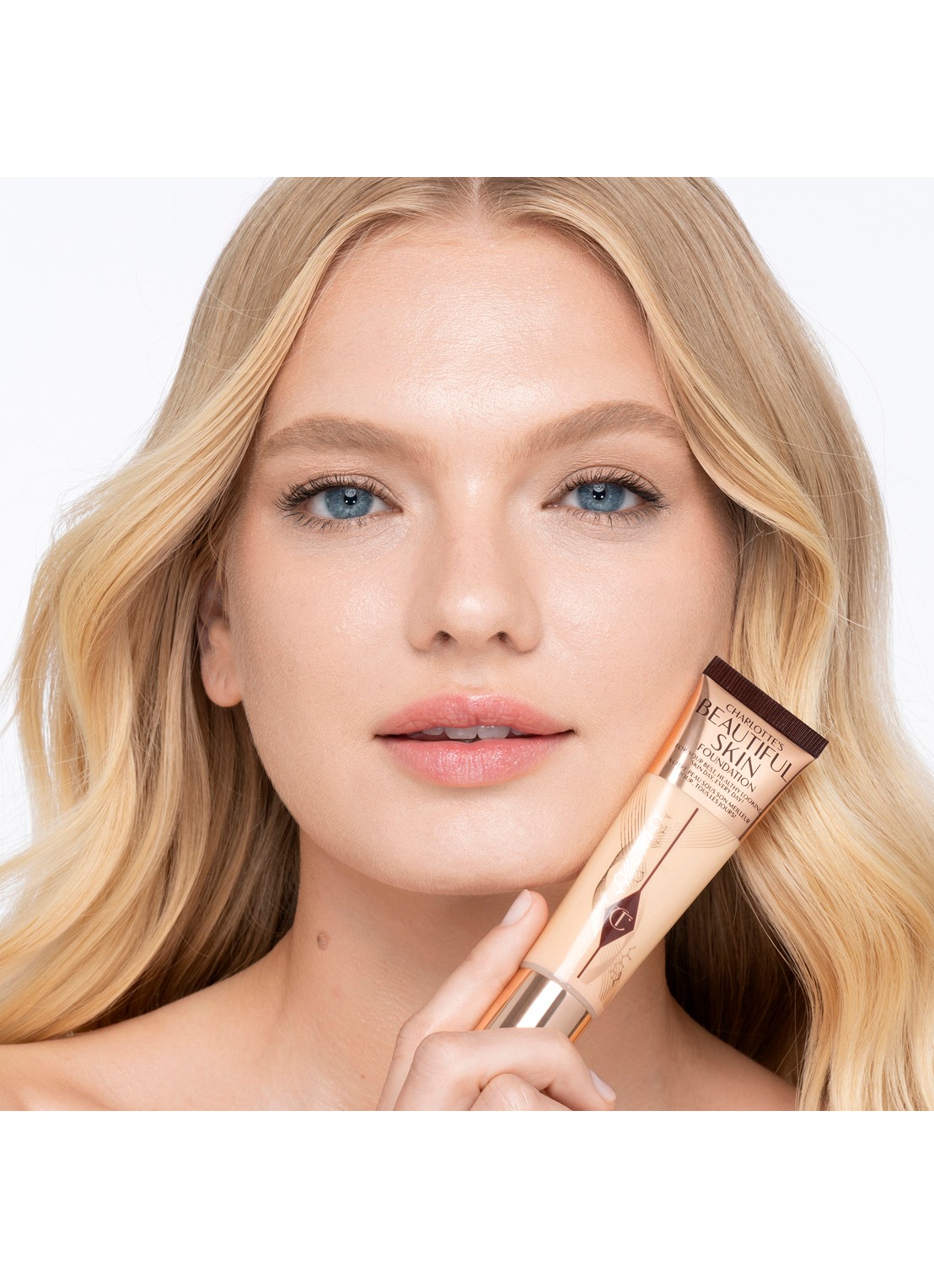 Charlotte Tilbury Beautiful Skin Foundation - vloeibare foundation - detail 3 3 neutral