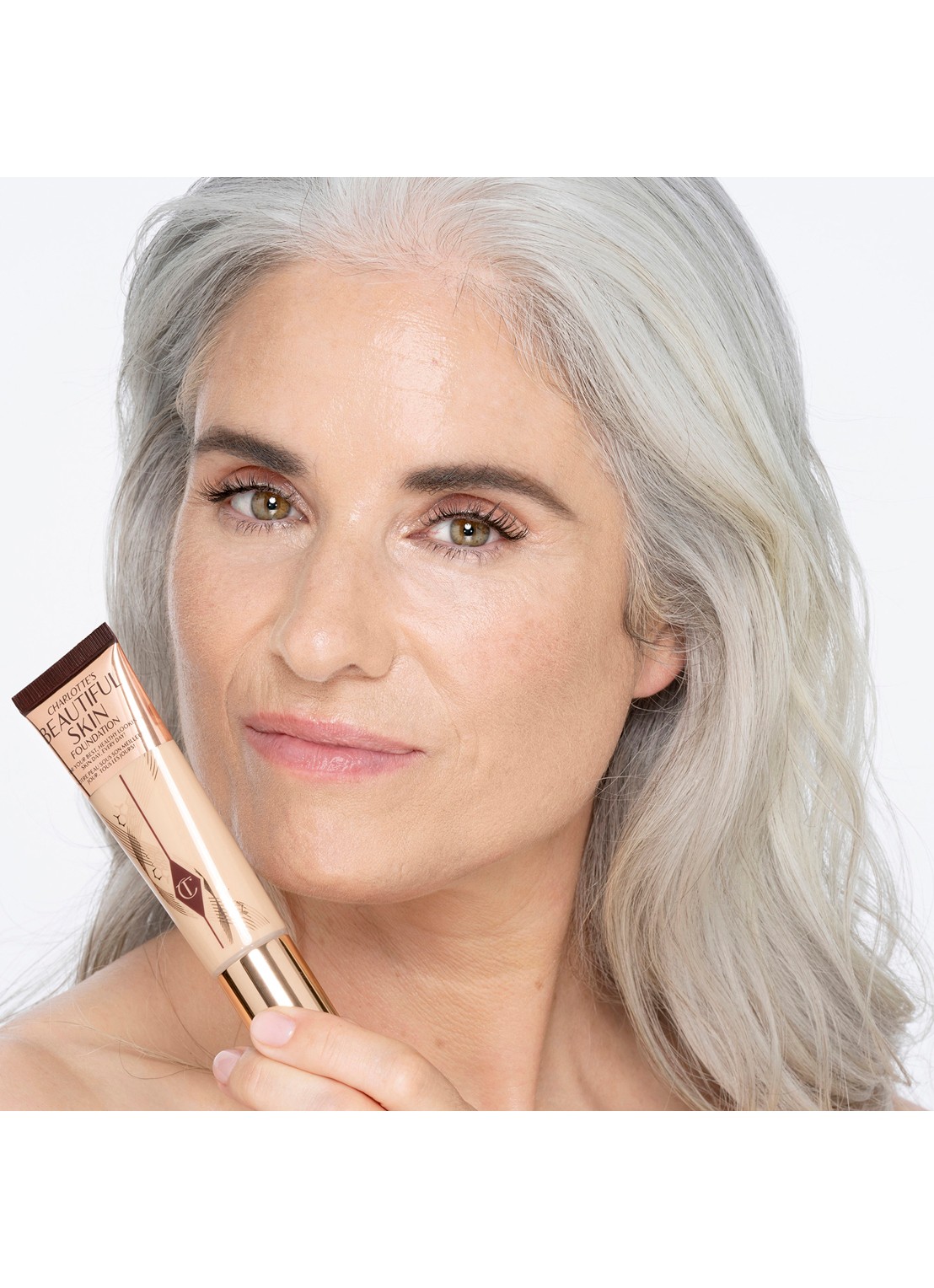 Charlotte Tilbury Beautiful Skin Foundation - vloeibare foundation - achterkant 2 4 neutral