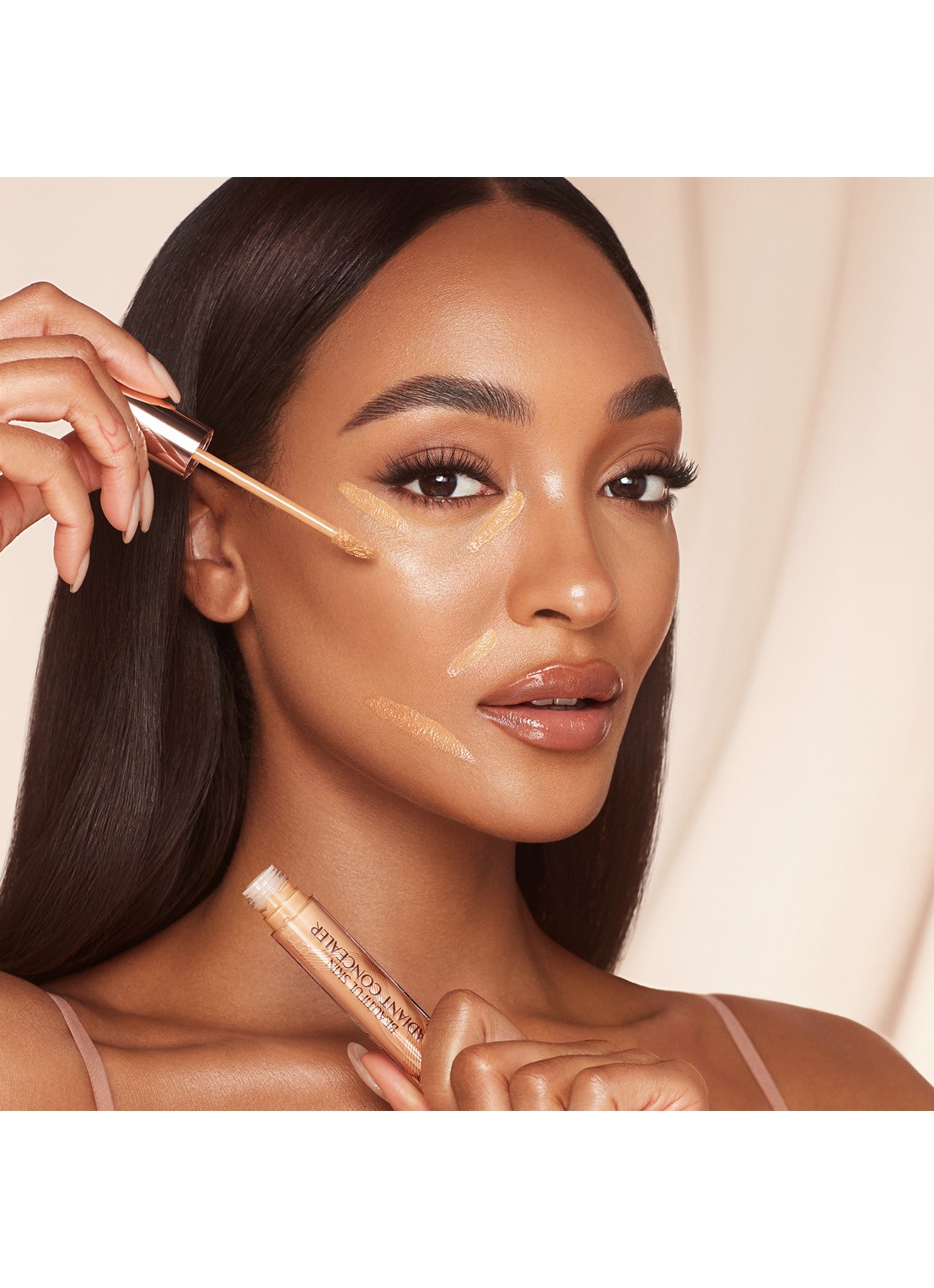 Charlotte Tilbury Beautiful Skin Radiant Concealer - vloeibare concealer - detail 6 11.5 deep