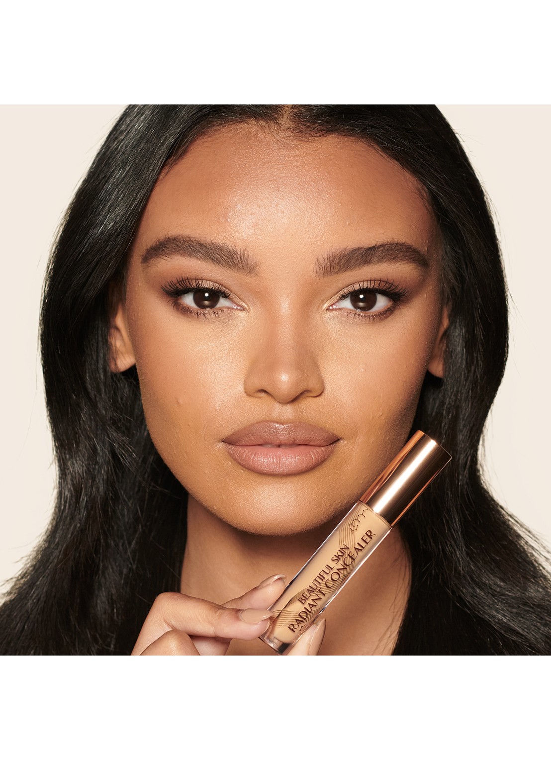 Charlotte Tilbury Beautiful Skin Radiant Concealer - vloeibare concealer - detail 5 11 deep