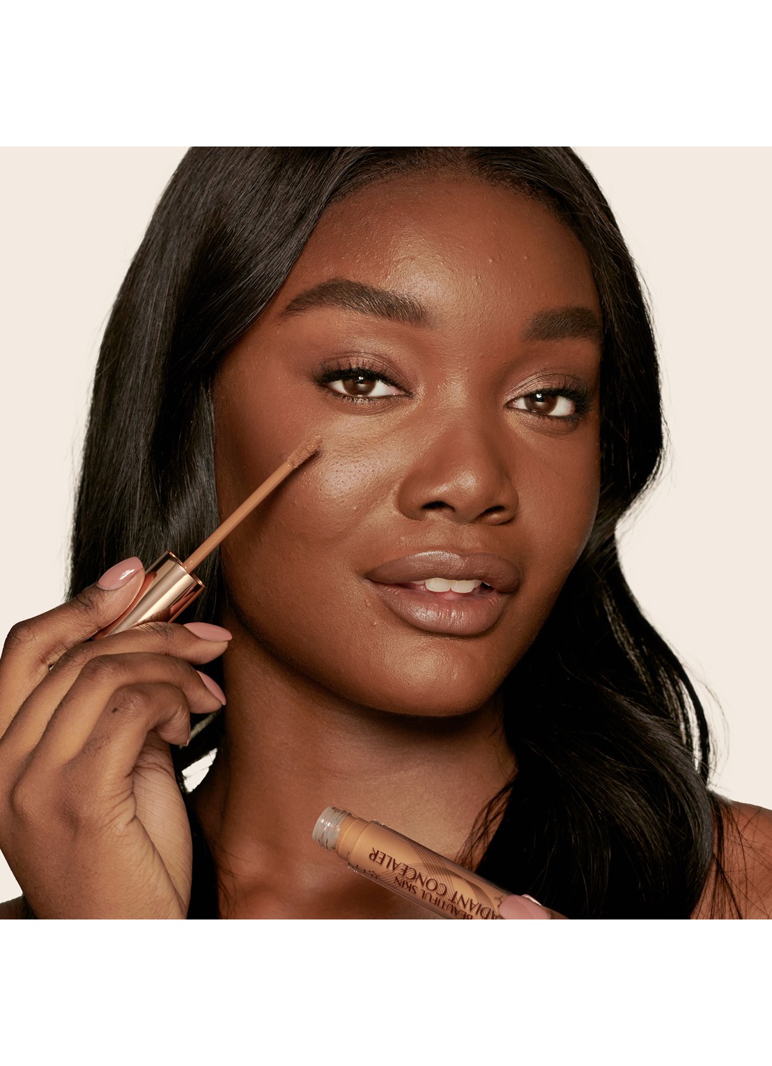 Charlotte Tilbury Beautiful Skin Radiant Concealer - vloeibare concealer - detail 3 15 deep