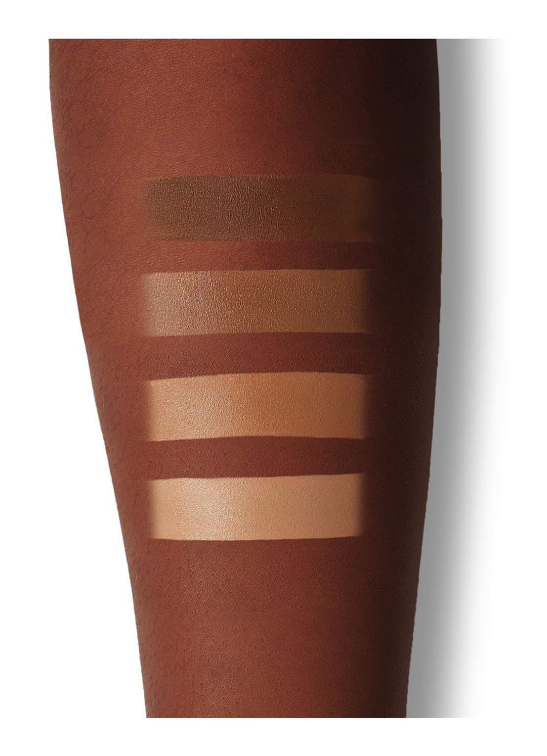 Charlotte Tilbury Beautiful Skin Sun-Kissed Glow Bronzer - detail 3 deep