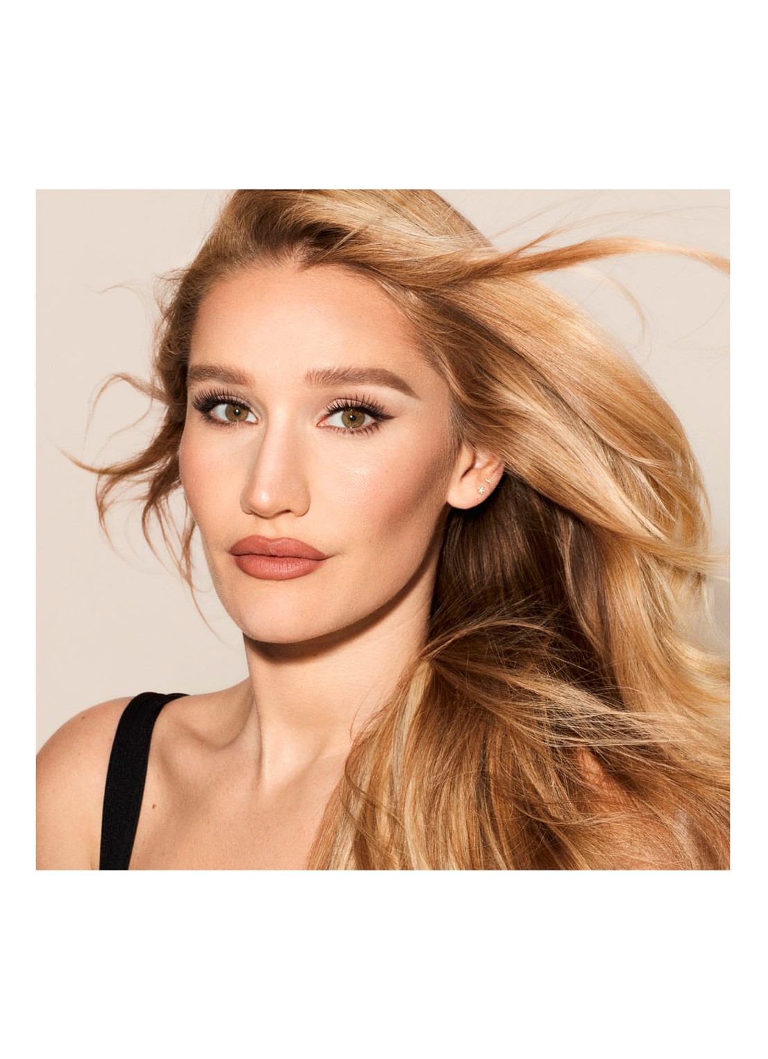 Charlotte Tilbury Brow Pencil Cheat - wenkbrauwpotlood - detail 4 soft brown