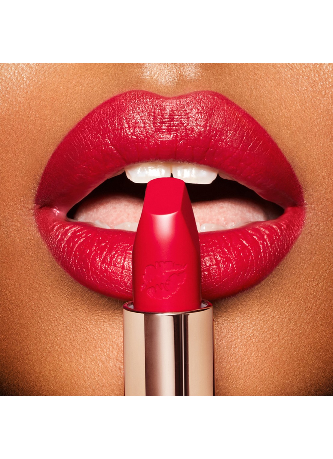 Charlotte Tilbury Hot Lips 2 - lipstick - detail 3 patsy red