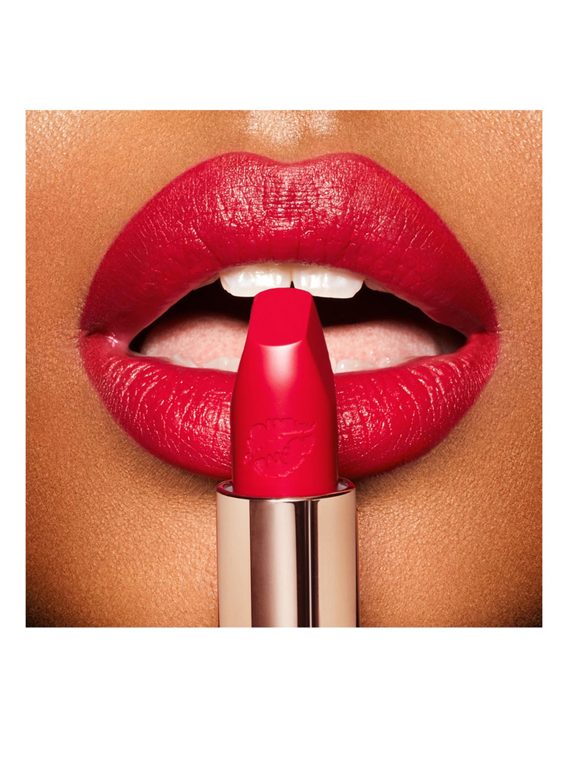 Charlotte Tilbury Hot Lips 2 - lipstick - detail 6 patsy red