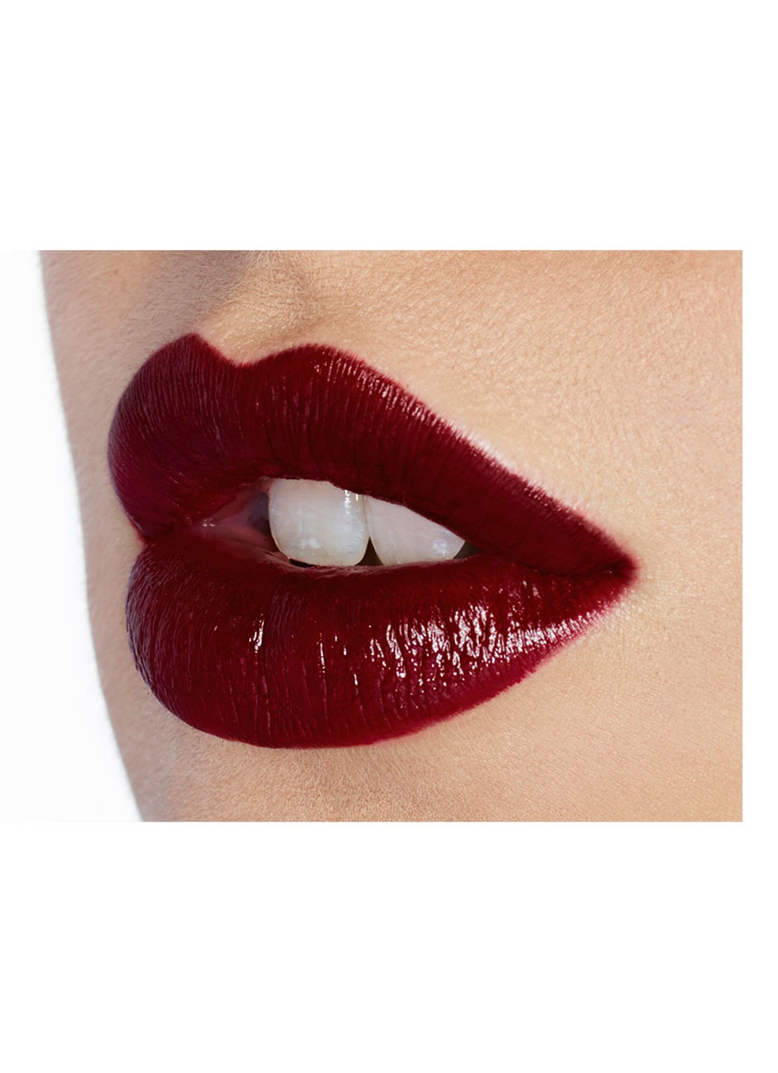 Charlotte Tilbury K.I.S.S.I.N.G lipstick - detail 4 night crimson