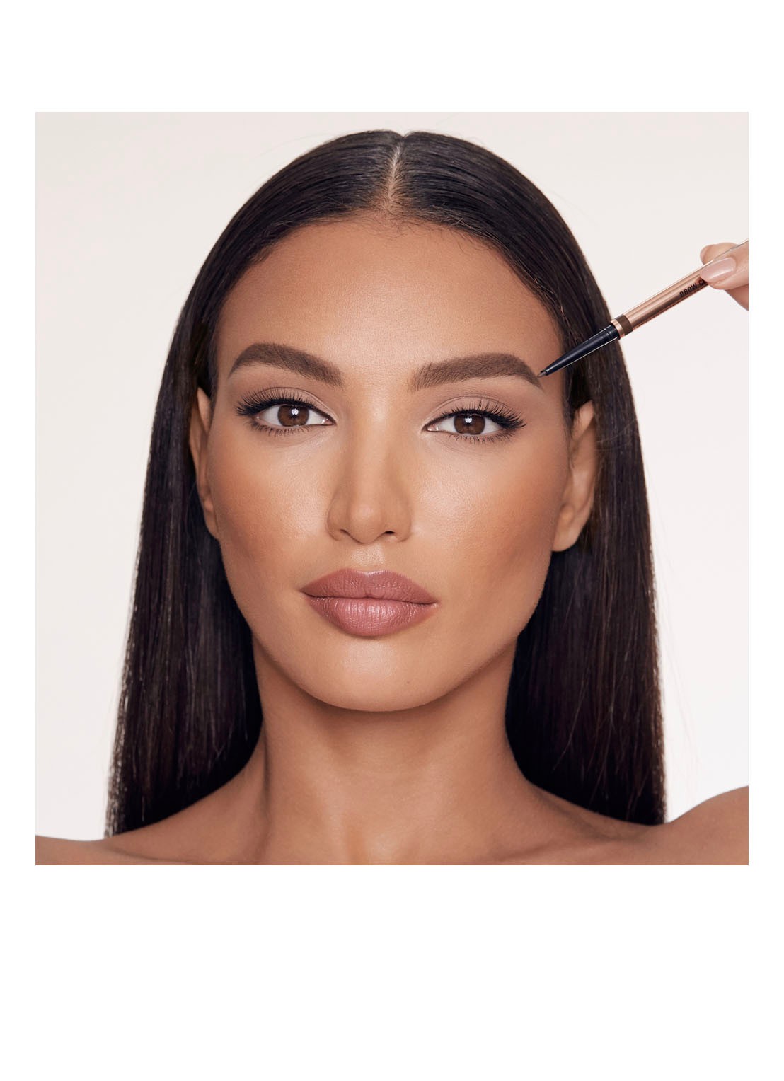 Charlotte Tilbury Legendary Brows Dark Brown - getinte wenkbrauwgel - detail 4 dark brown