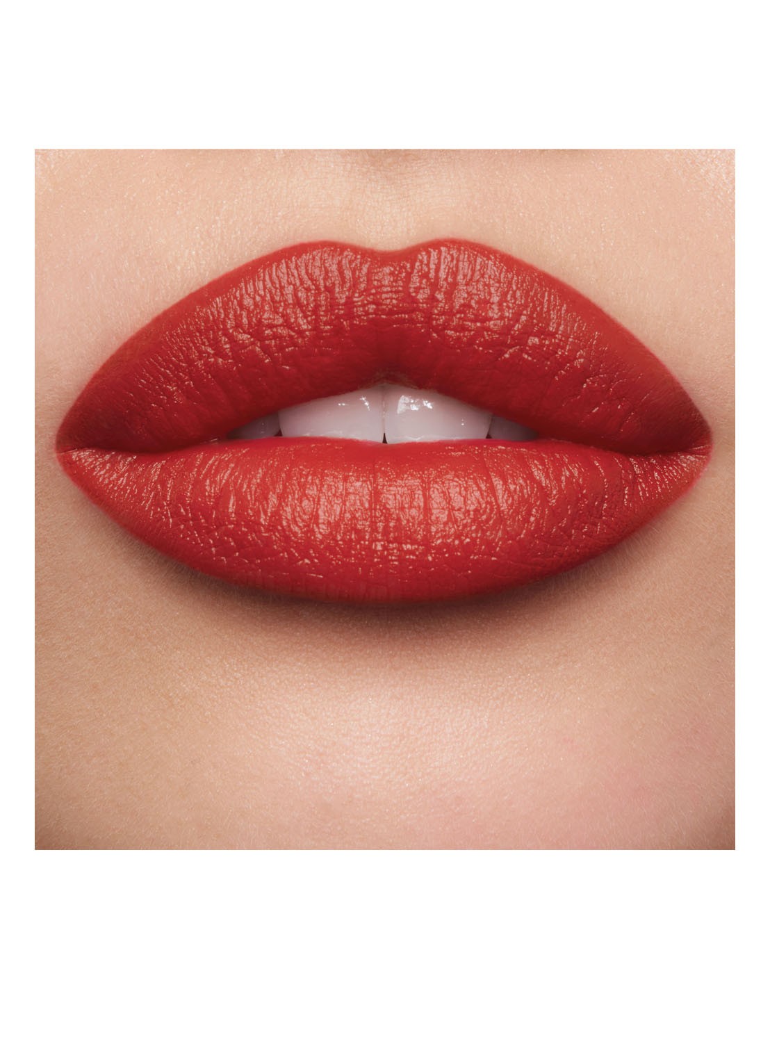 Charlotte Tilbury Matte Revolution - lipstick - detail 6 fame flame