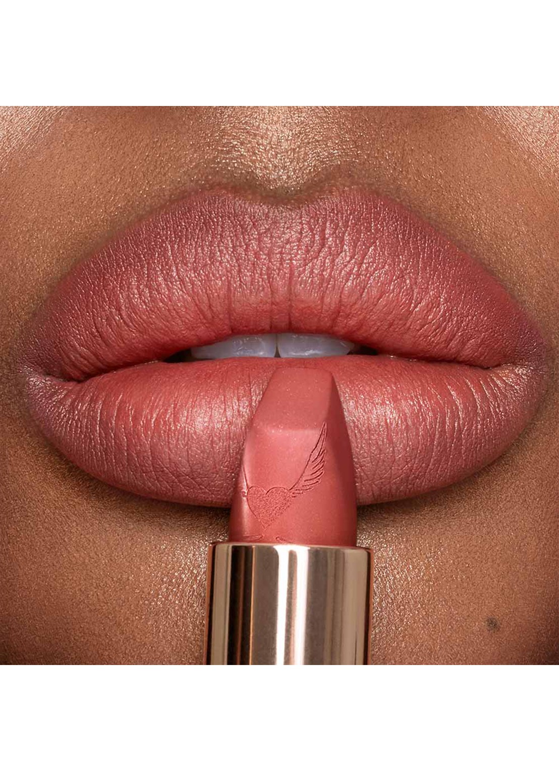 Charlotte Tilbury Matte Revolution - lipstick - detail 3 mrs kisses