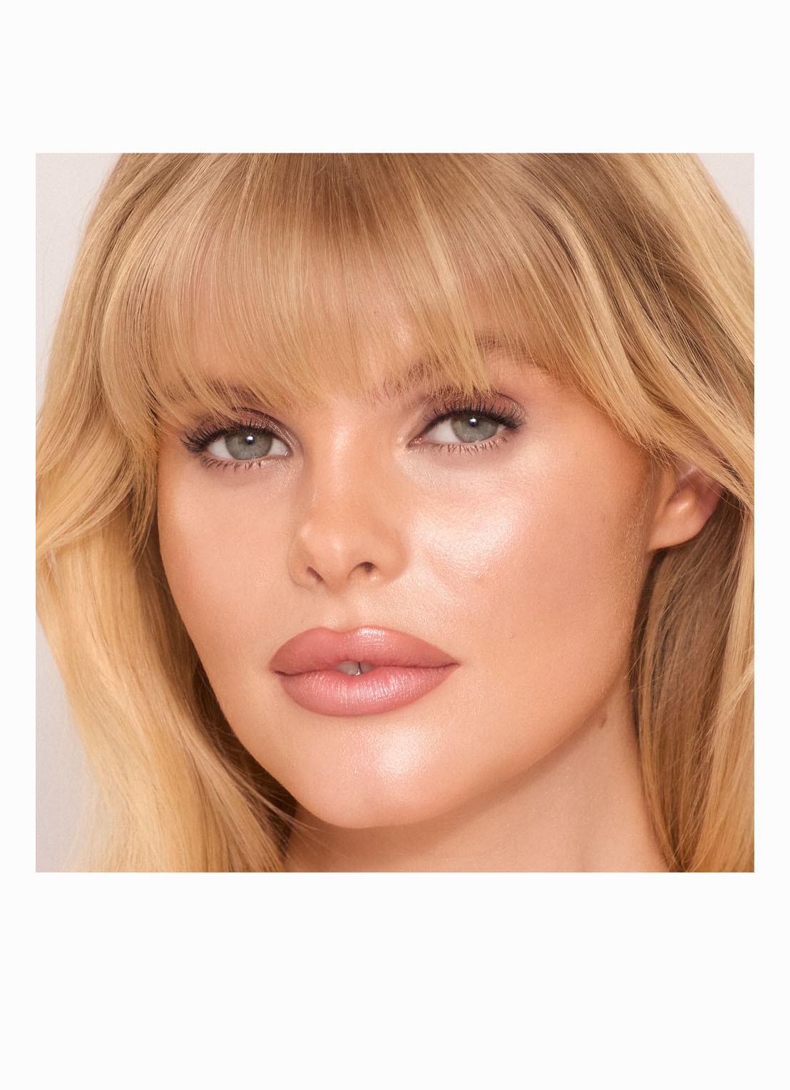 Charlotte Tilbury Unreal Skin Sheer Glow Tint - hydraterende foundation stick - detail 2 3 fair