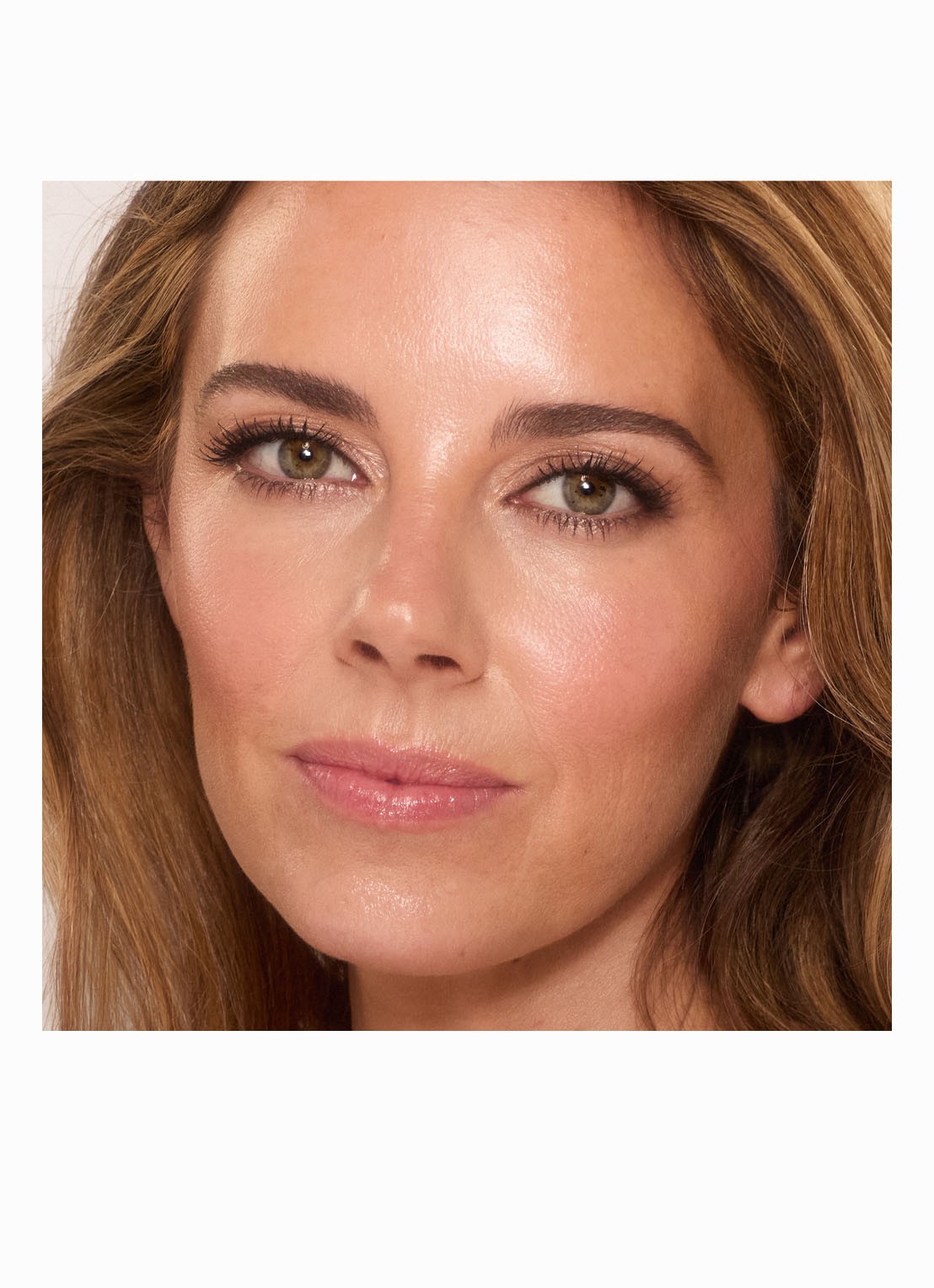 Charlotte Tilbury Unreal Skin Sheer Glow Tint - hydraterende foundation stick - detail 2 5 medium
